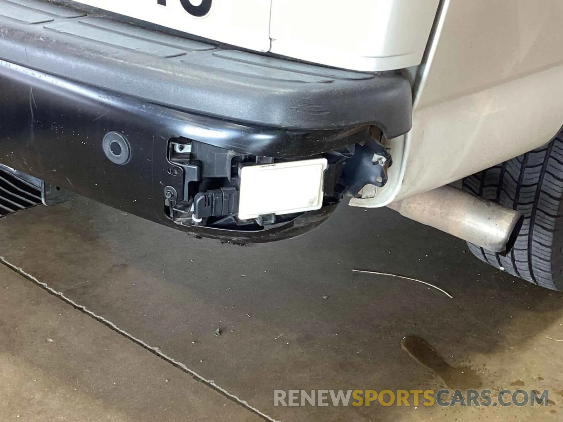 25 Photograph of a damaged car 1GCWGAFG4L1260657 CHEVROLET EXPRESS CARGO 2020