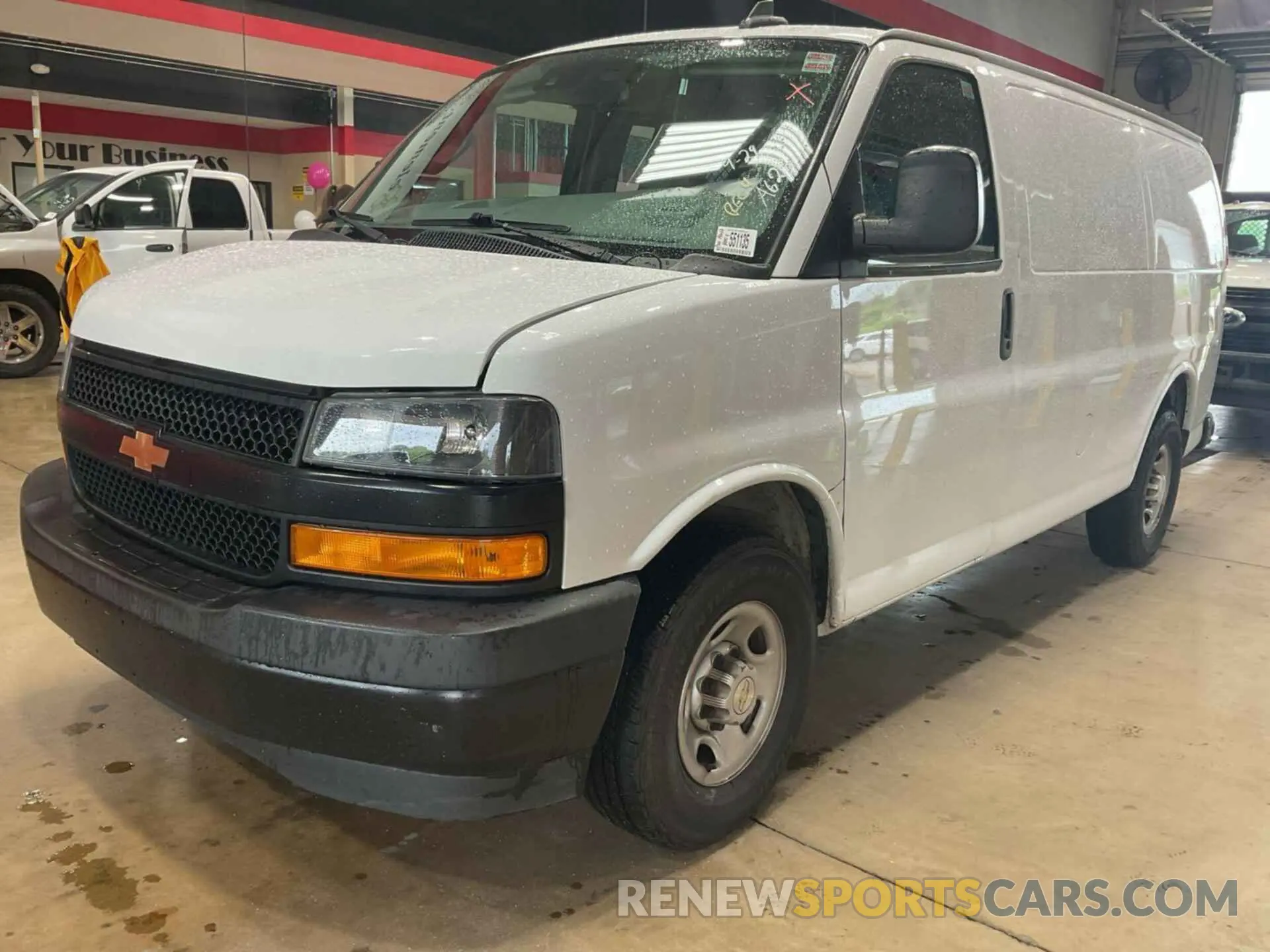 26 Photograph of a damaged car 1GCWGAFG4L1260657 CHEVROLET EXPRESS CARGO 2020