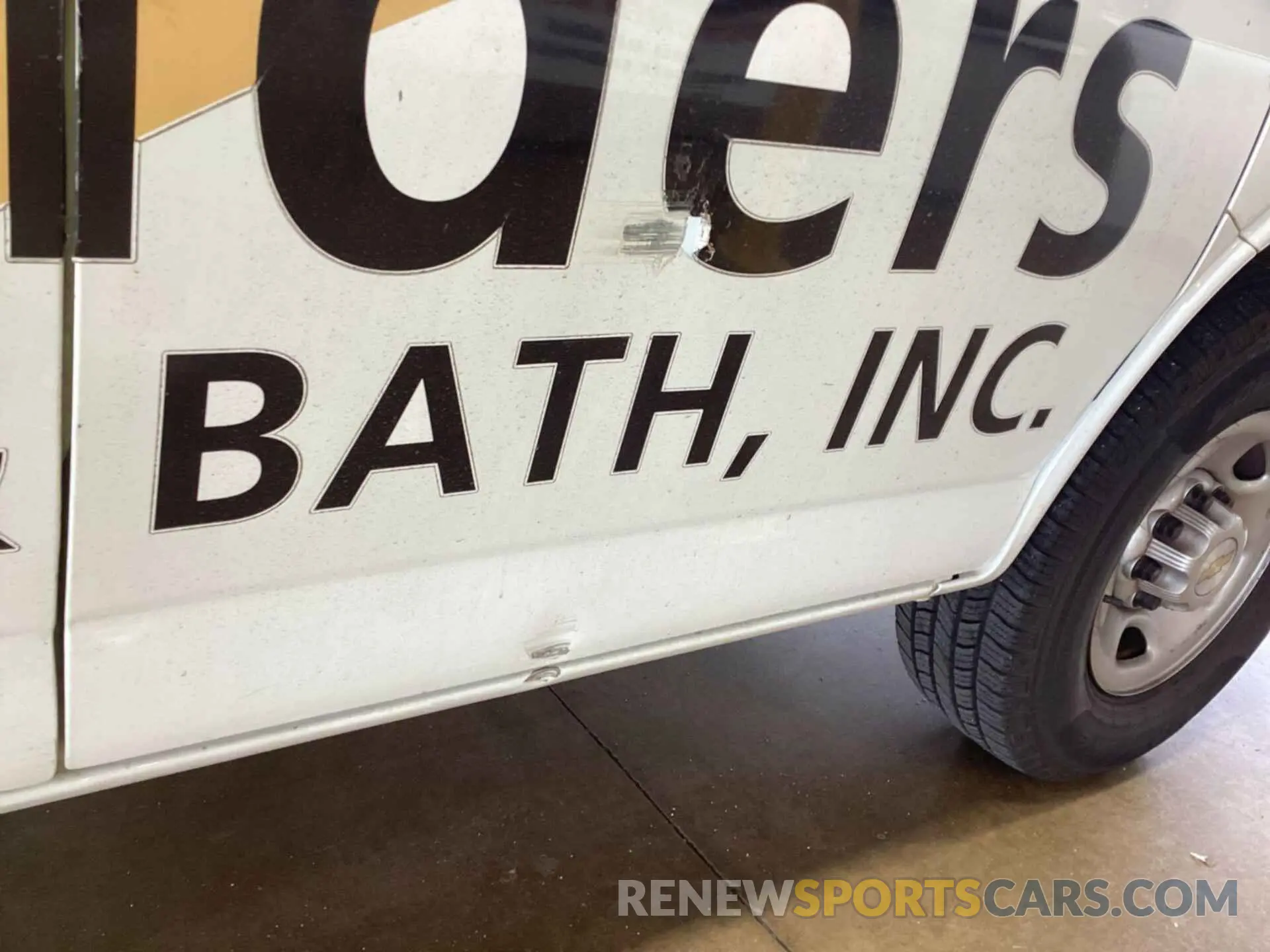 27 Photograph of a damaged car 1GCWGAFG4L1260657 CHEVROLET EXPRESS CARGO 2020