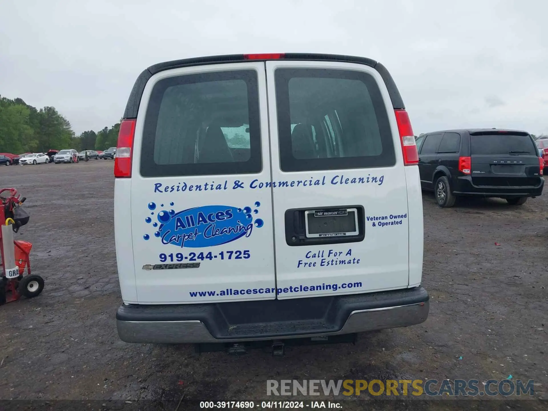 17 Photograph of a damaged car 1GCWGAFG5L1212519 CHEVROLET EXPRESS CARGO 2020