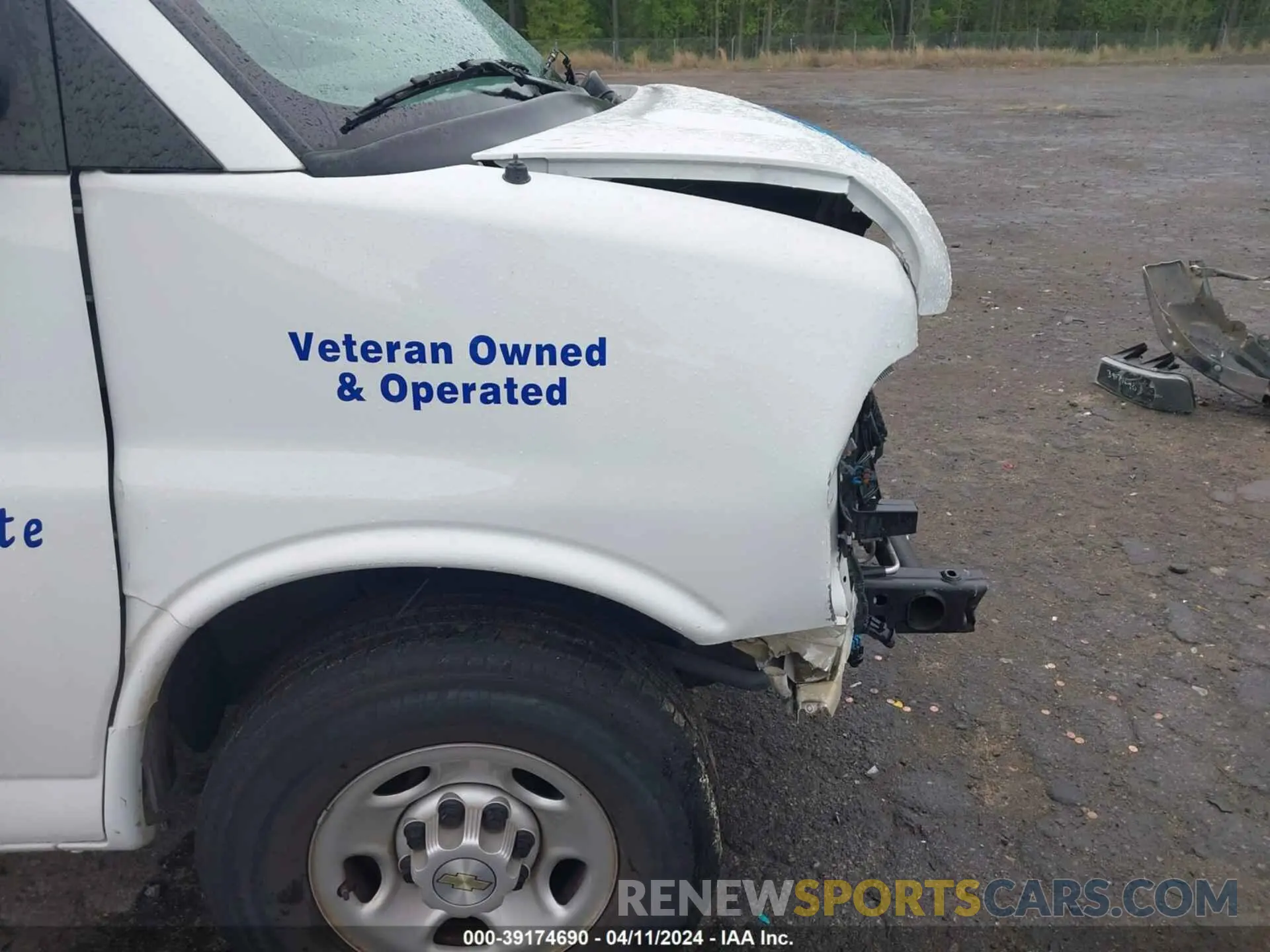 19 Photograph of a damaged car 1GCWGAFG5L1212519 CHEVROLET EXPRESS CARGO 2020