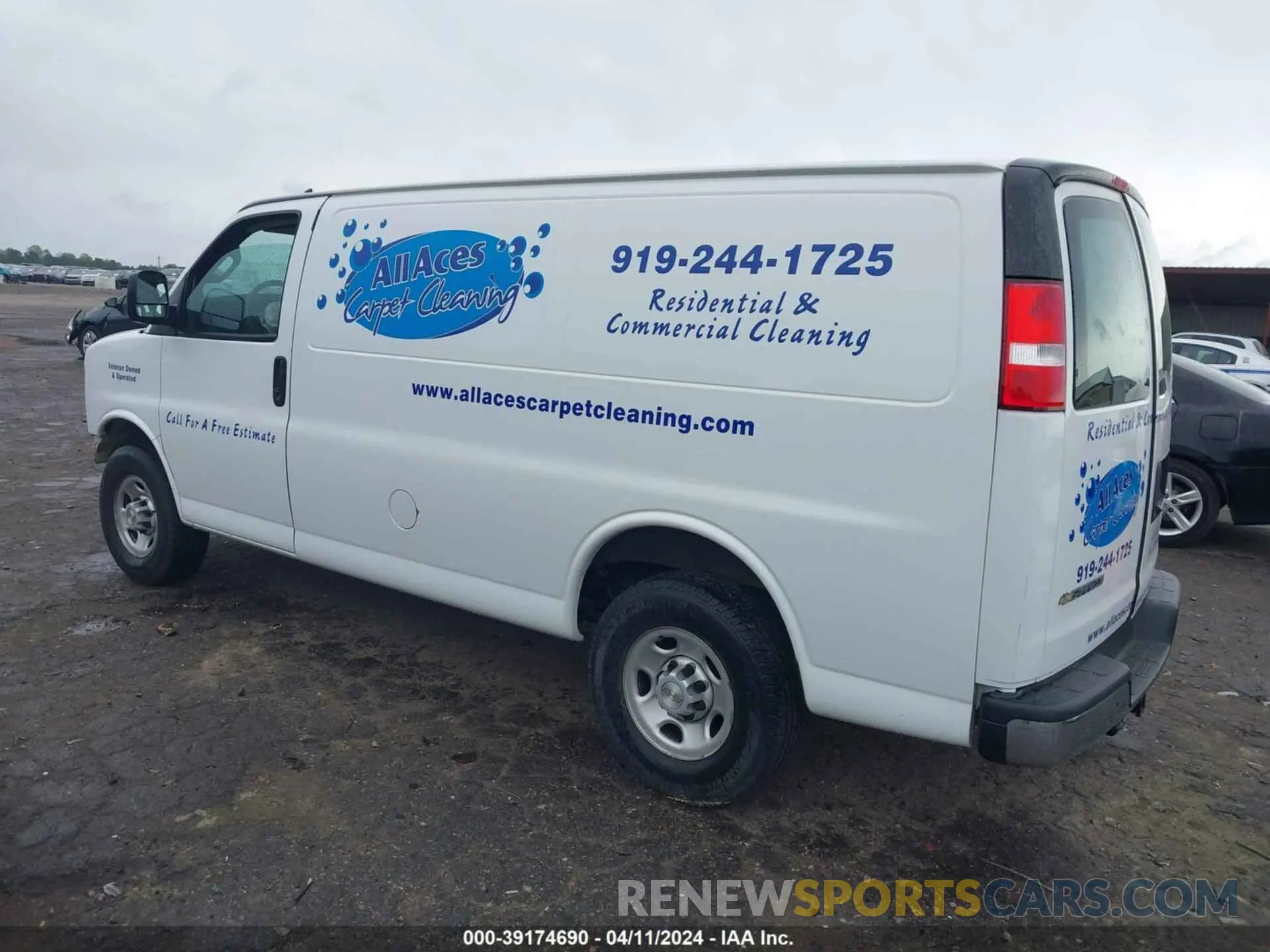 3 Photograph of a damaged car 1GCWGAFG5L1212519 CHEVROLET EXPRESS CARGO 2020