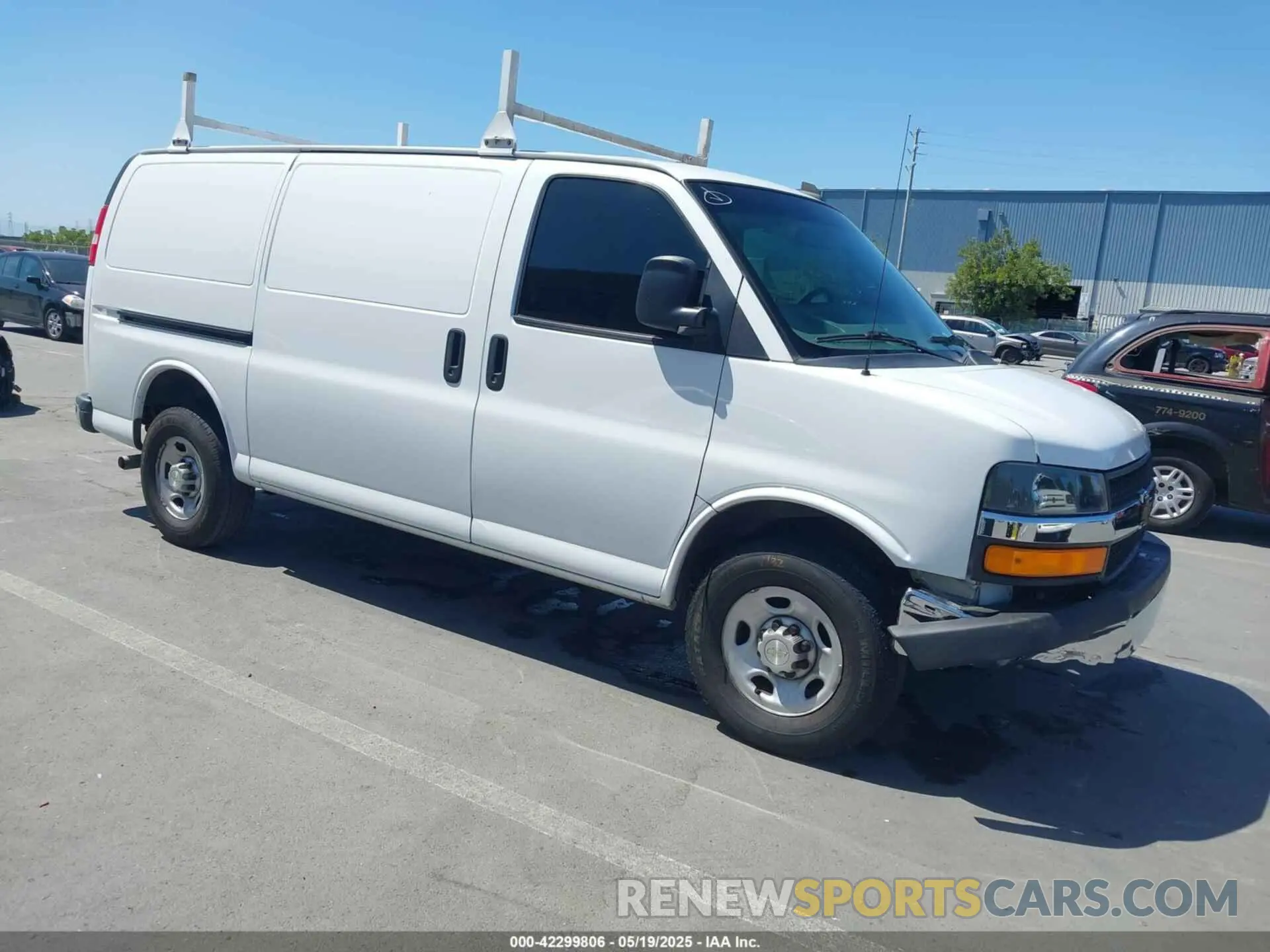 1 Фотография поврежденного автомобиля 1GCWGAFP3L1273819 CHEVROLET EXPRESS CARGO 2020