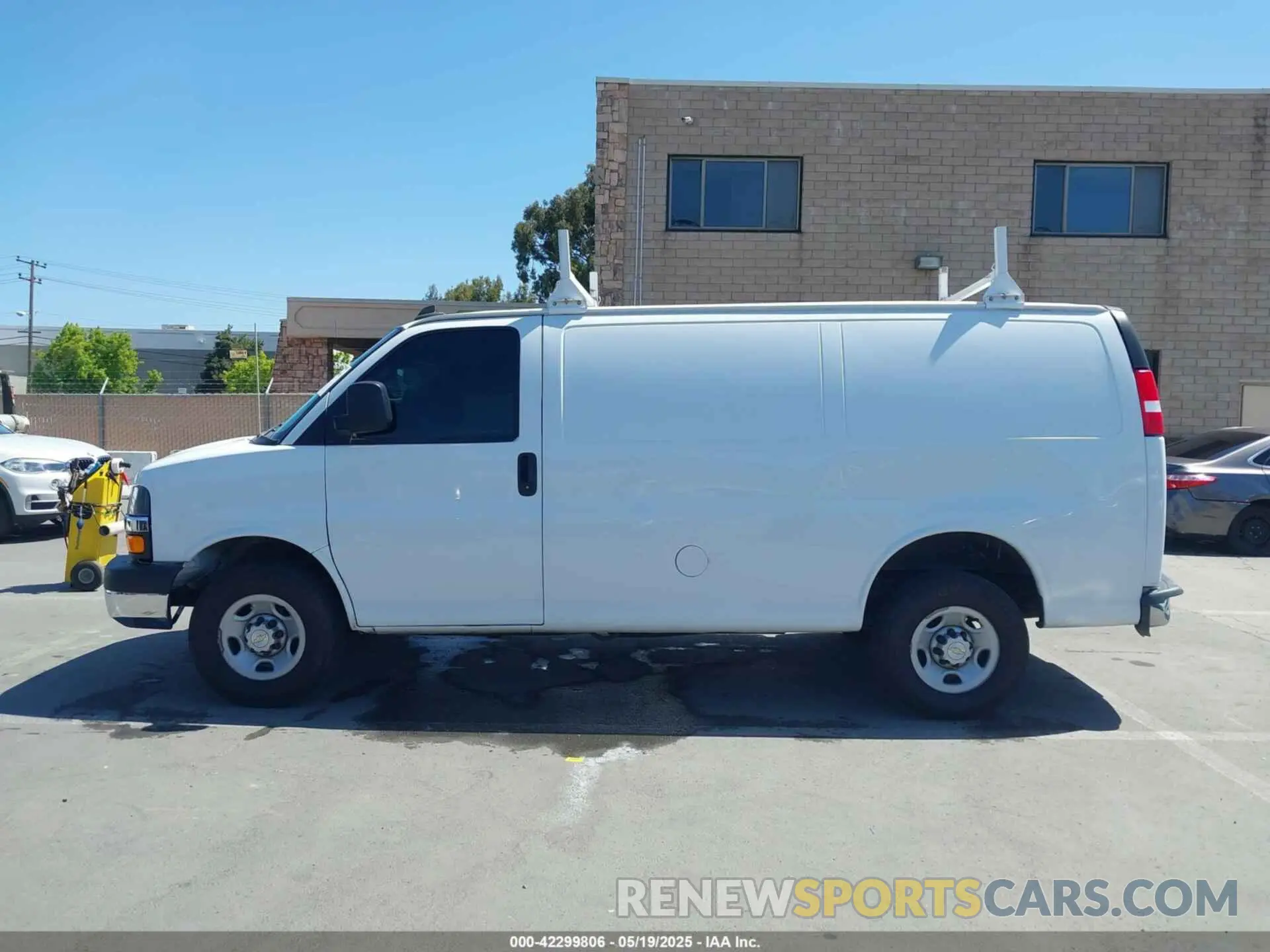 14 Фотография поврежденного автомобиля 1GCWGAFP3L1273819 CHEVROLET EXPRESS CARGO 2020