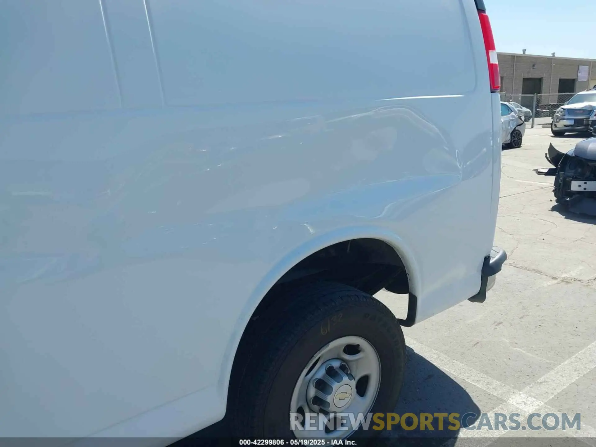 17 Фотография поврежденного автомобиля 1GCWGAFP3L1273819 CHEVROLET EXPRESS CARGO 2020