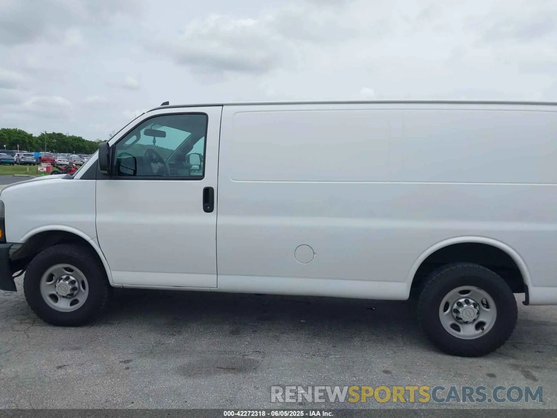 14 Photograph of a damaged car 1GCWGAFP4L1153737 CHEVROLET EXPRESS CARGO 2020