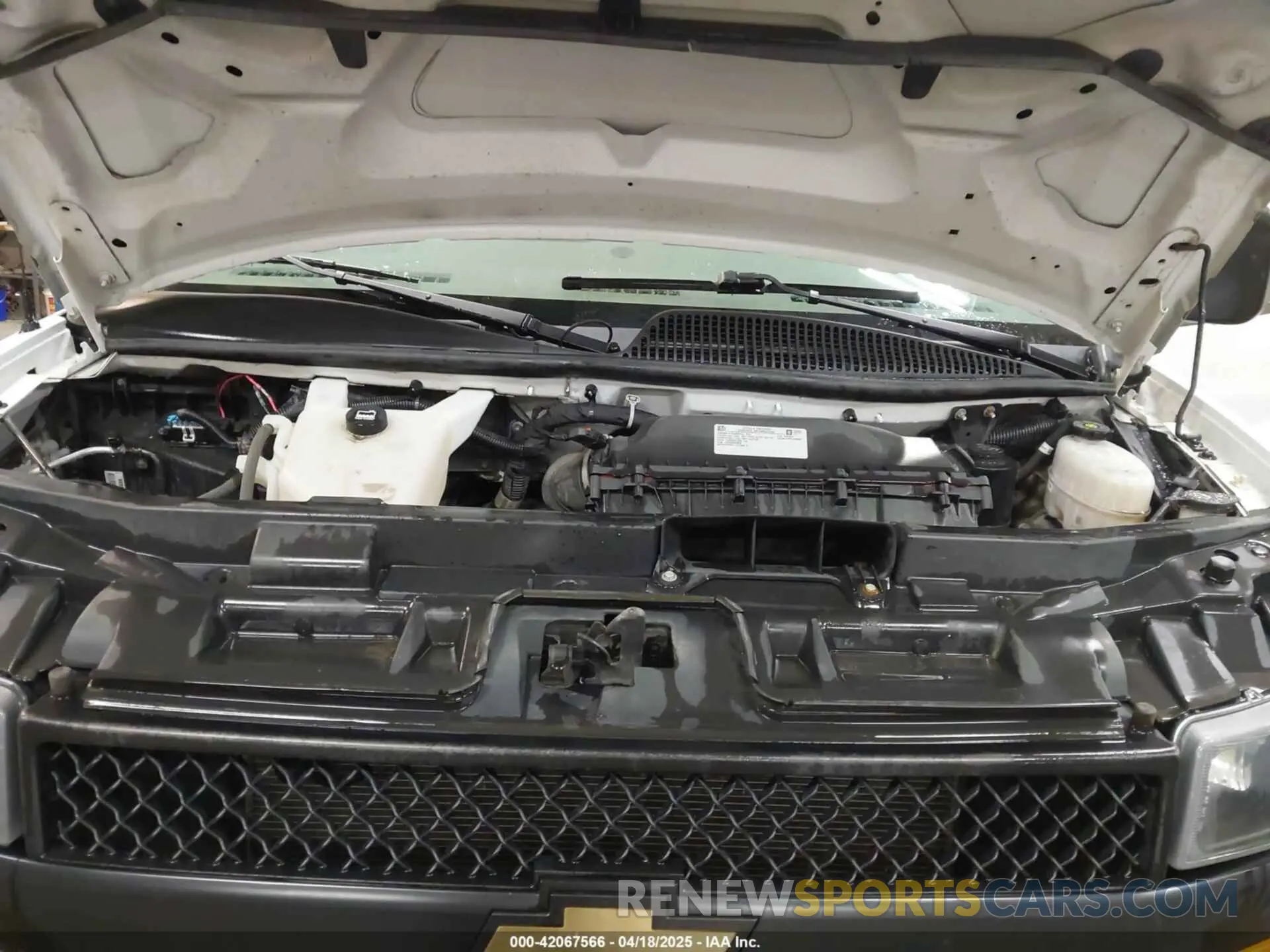 10 Photograph of a damaged car 1GCWGAFP5L1266659 CHEVROLET EXPRESS CARGO 2020