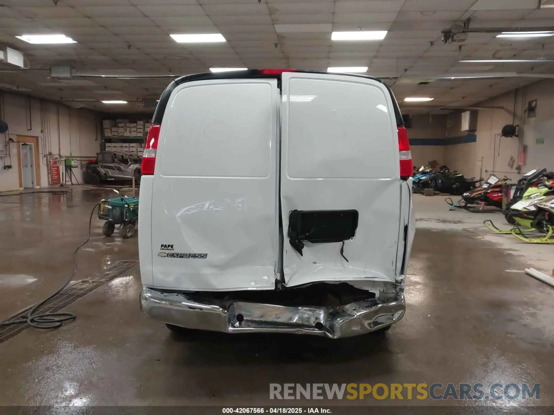 16 Photograph of a damaged car 1GCWGAFP5L1266659 CHEVROLET EXPRESS CARGO 2020