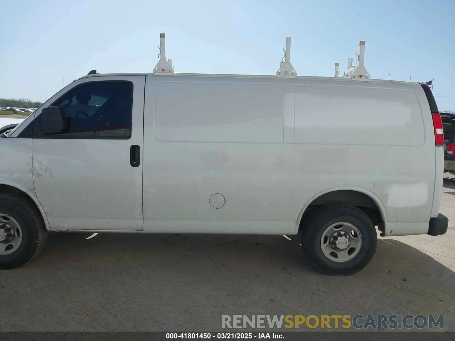 15 Photograph of a damaged car 1GCWGAFP6L1275225 CHEVROLET EXPRESS CARGO 2020