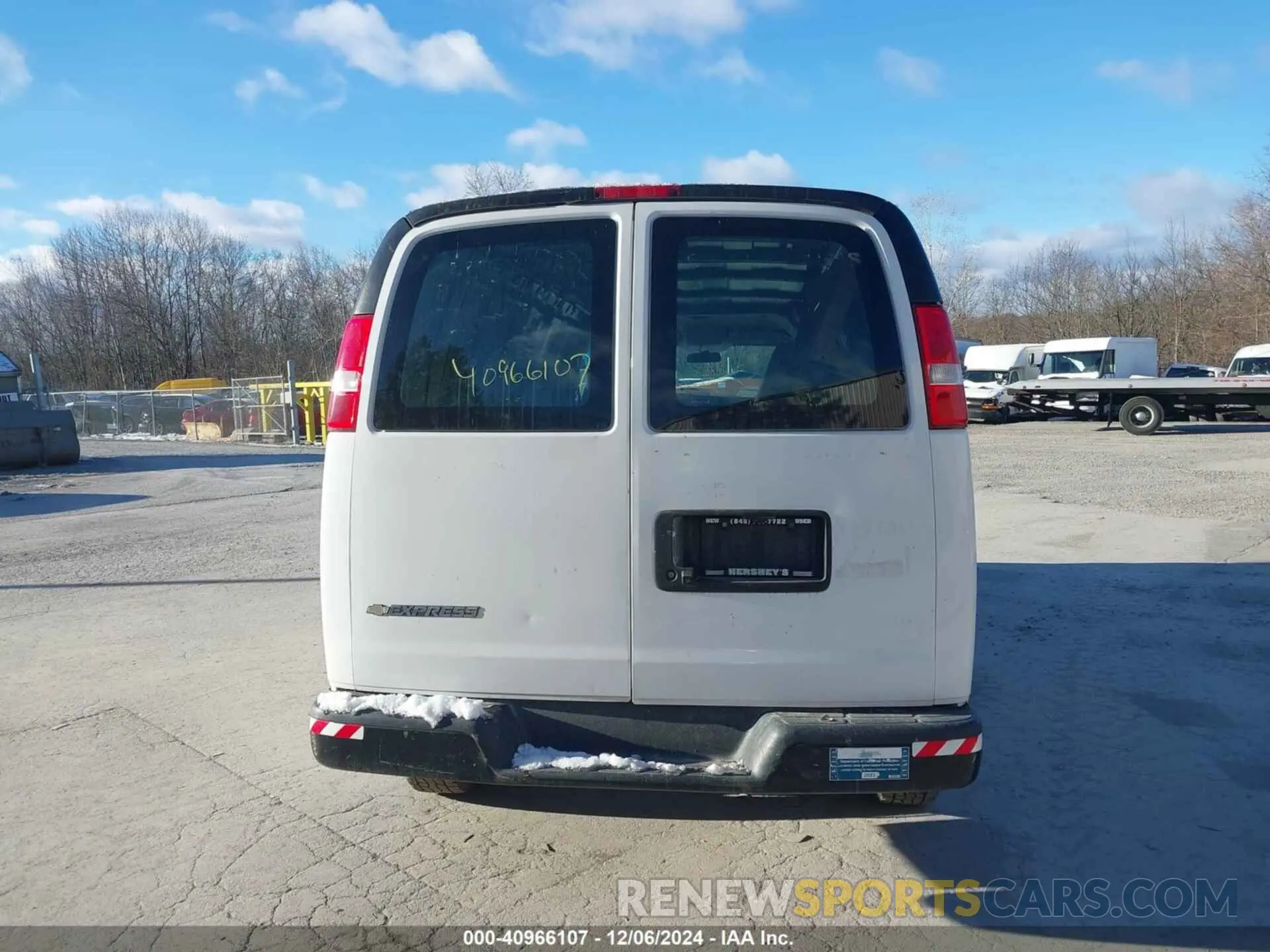 16 Photograph of a damaged car 1GCWGBFG4L1155123 CHEVROLET EXPRESS CARGO 2020