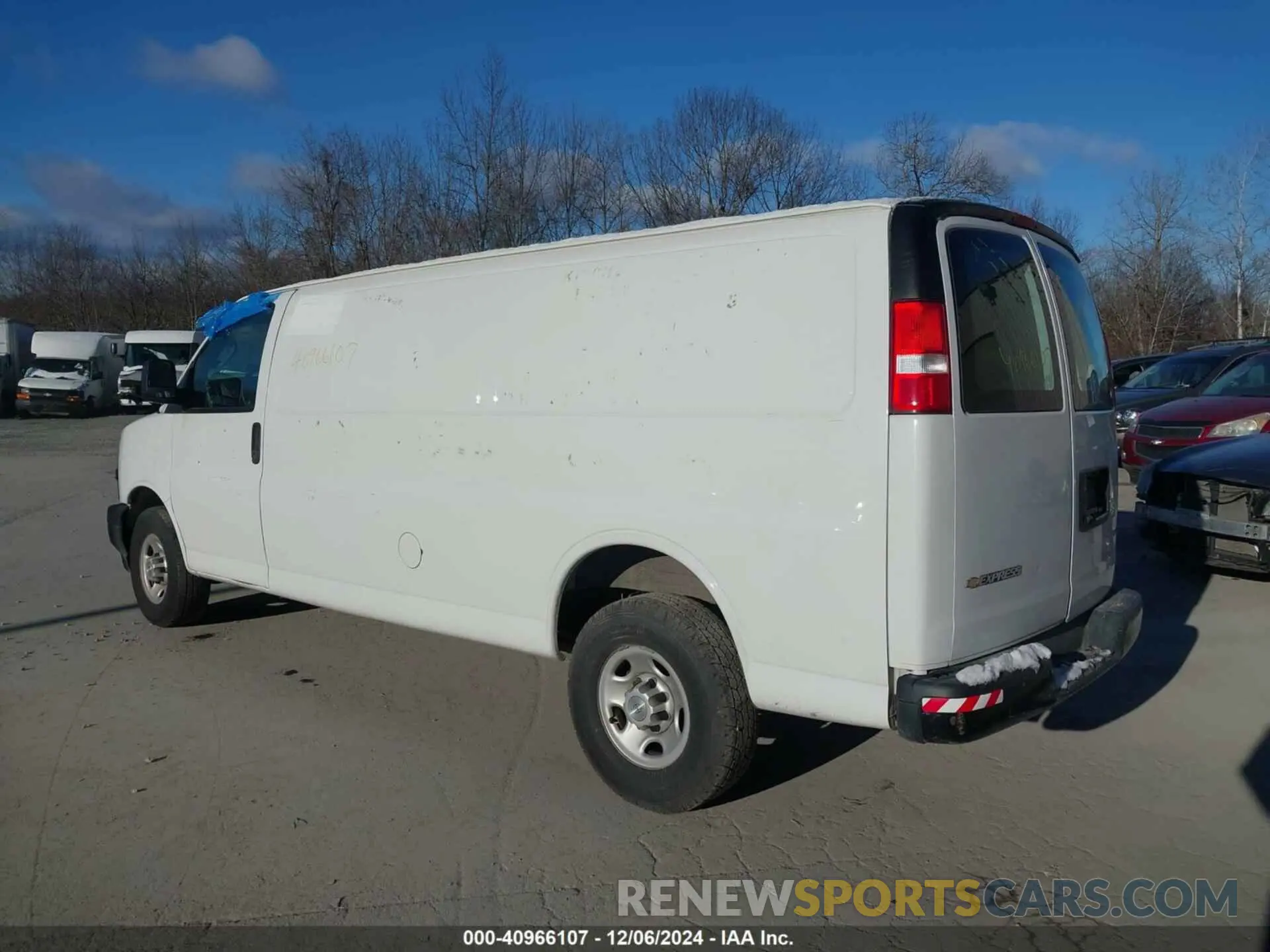 3 Photograph of a damaged car 1GCWGBFG4L1155123 CHEVROLET EXPRESS CARGO 2020