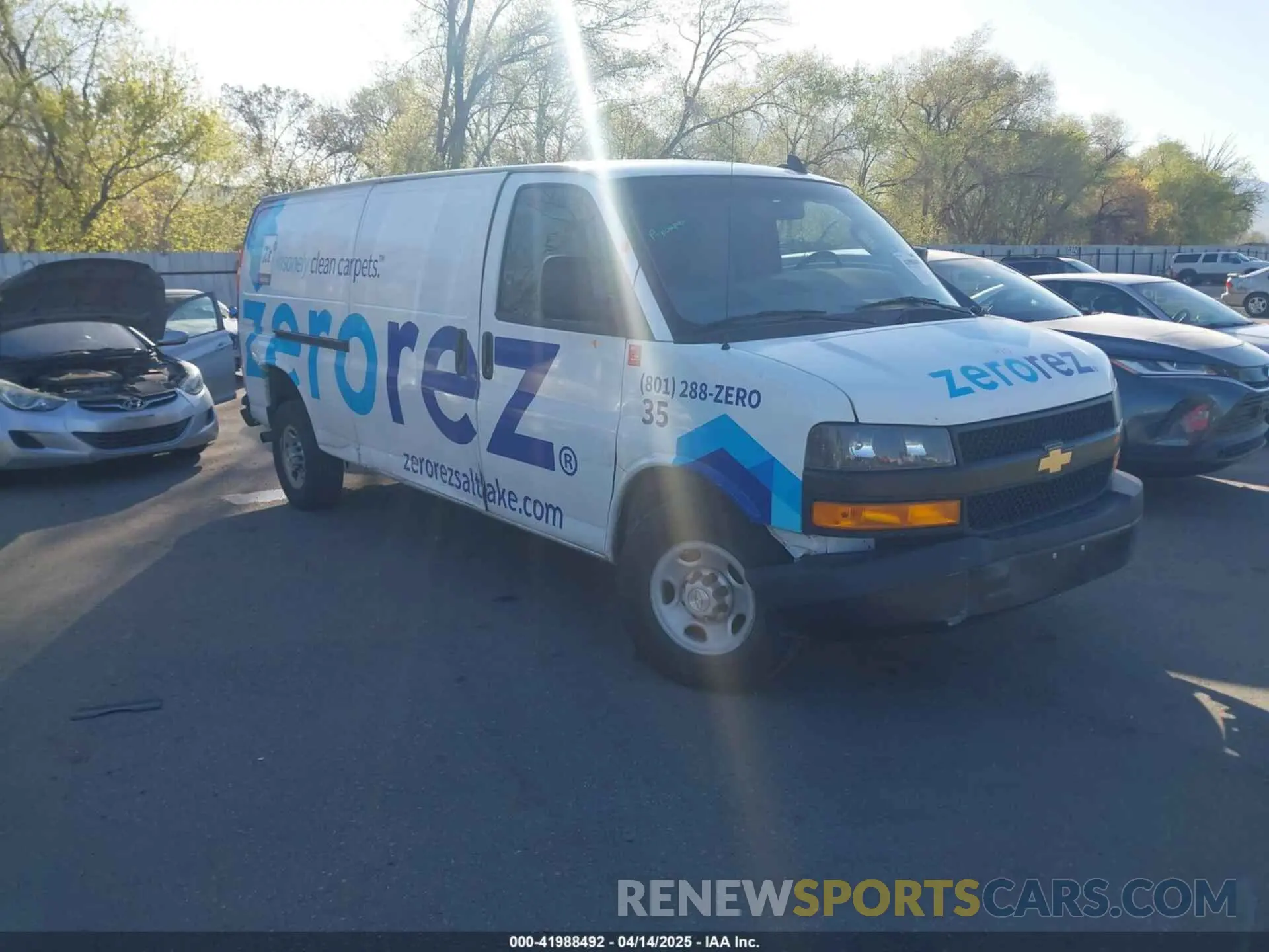 1 Фотография поврежденного автомобиля 1GCWGBFG8L1273661 CHEVROLET EXPRESS CARGO 2020