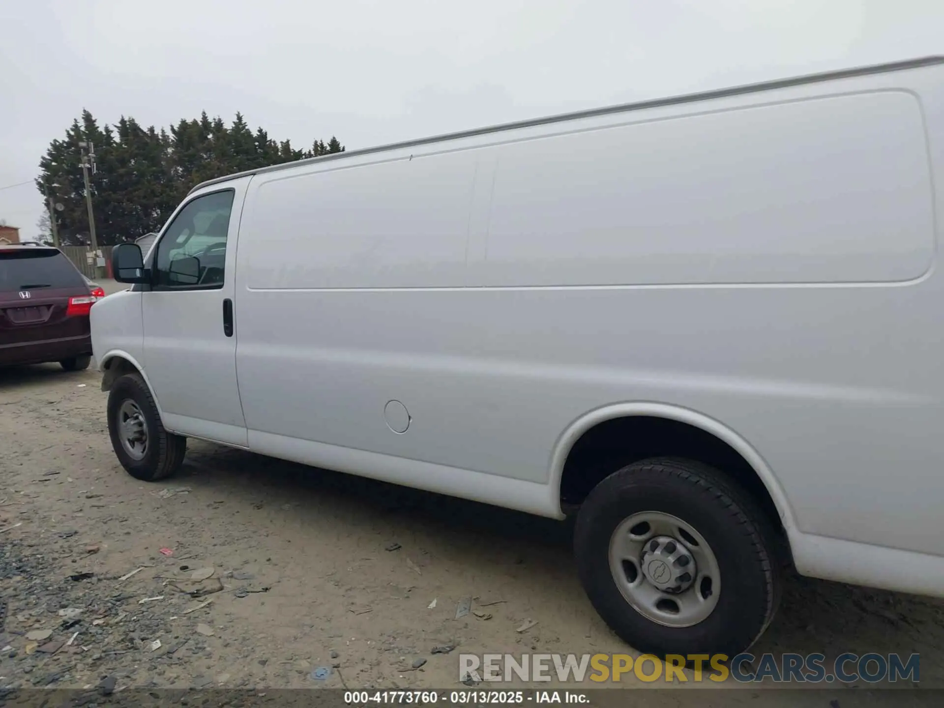 15 Фотография поврежденного автомобиля 1GCWGBFP0L1138206 CHEVROLET EXPRESS CARGO 2020