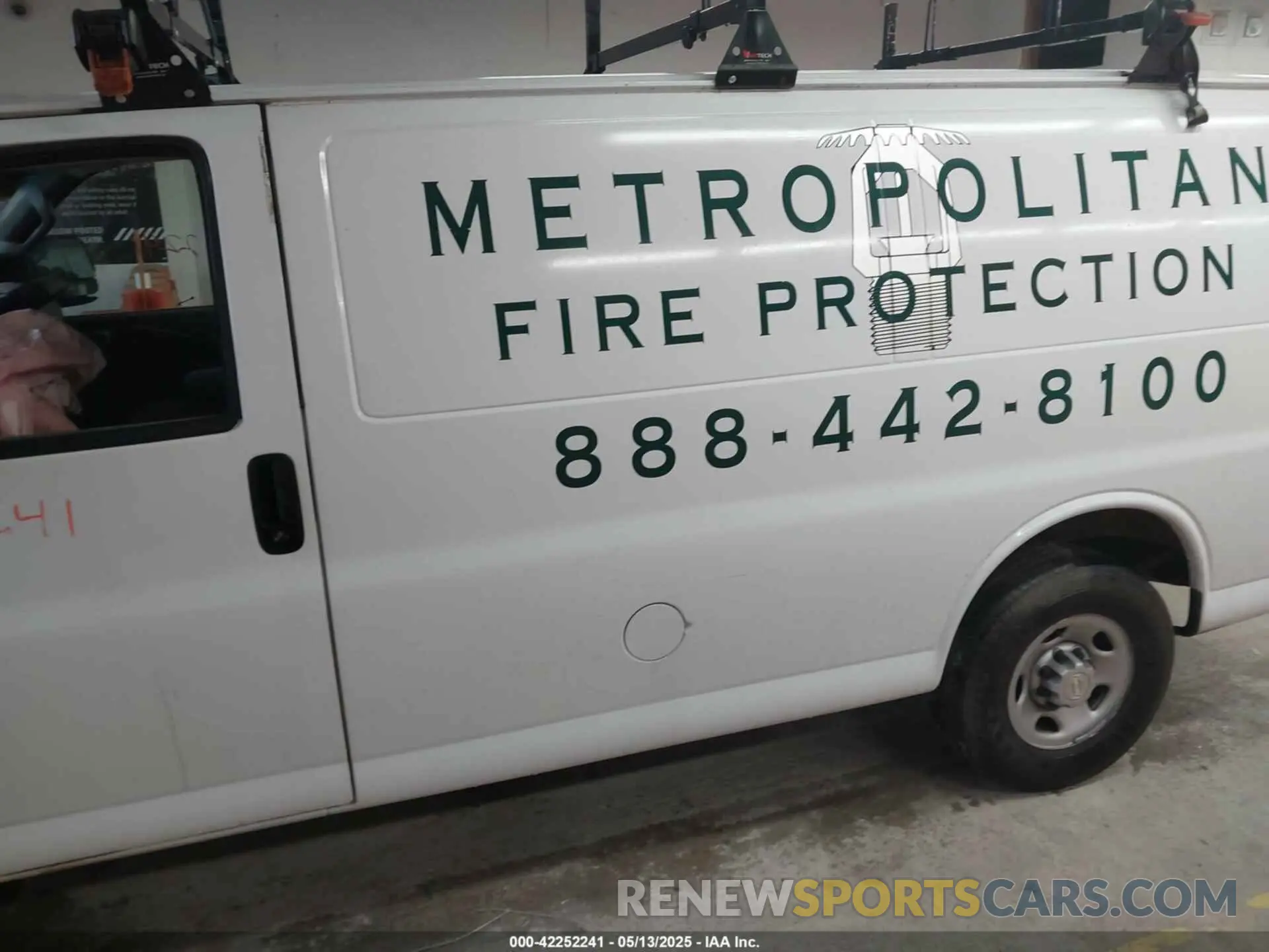 14 Photograph of a damaged car 1GCZGGFG4L1249514 CHEVROLET EXPRESS CARGO 2020