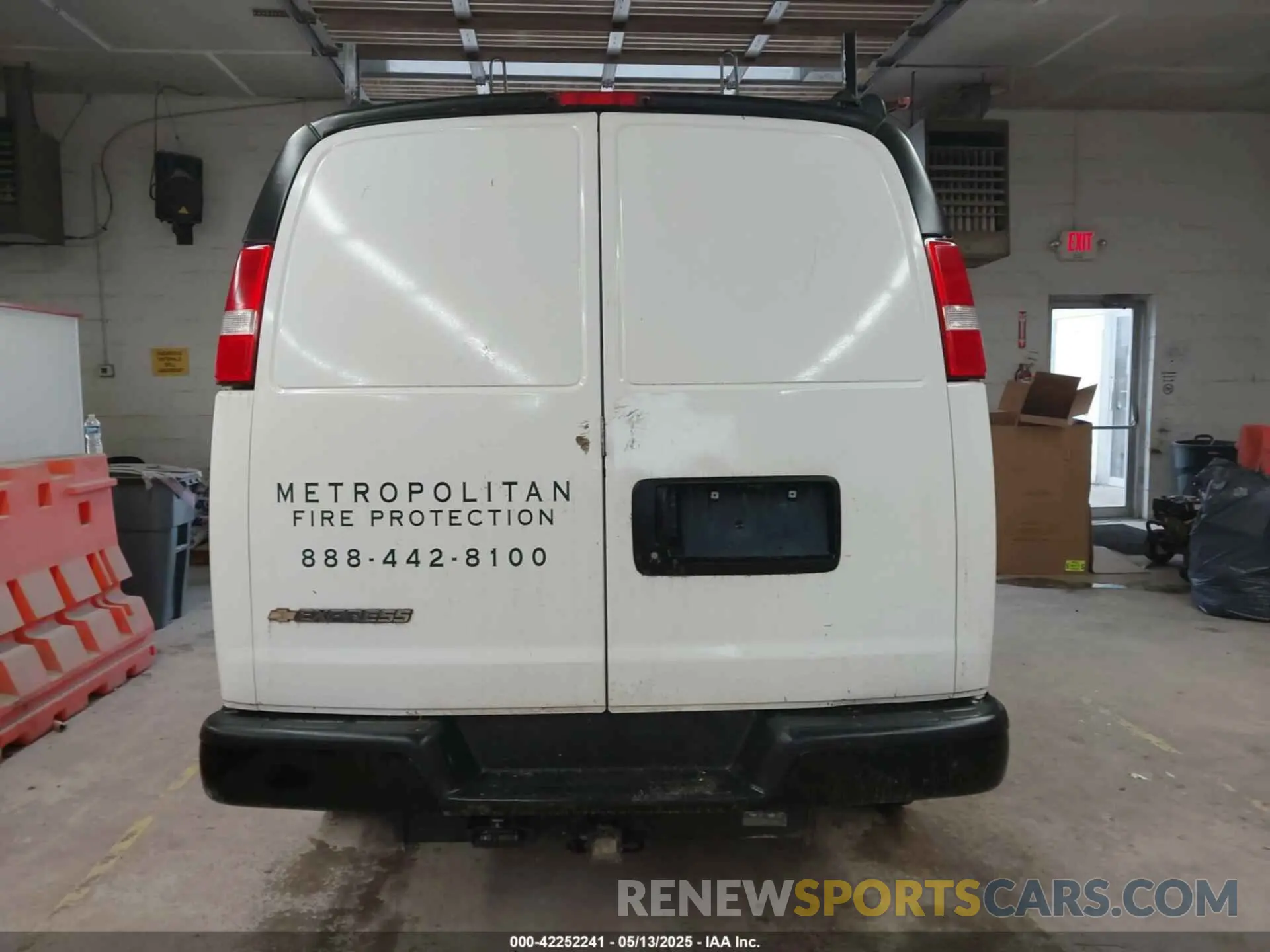 16 Photograph of a damaged car 1GCZGGFG4L1249514 CHEVROLET EXPRESS CARGO 2020