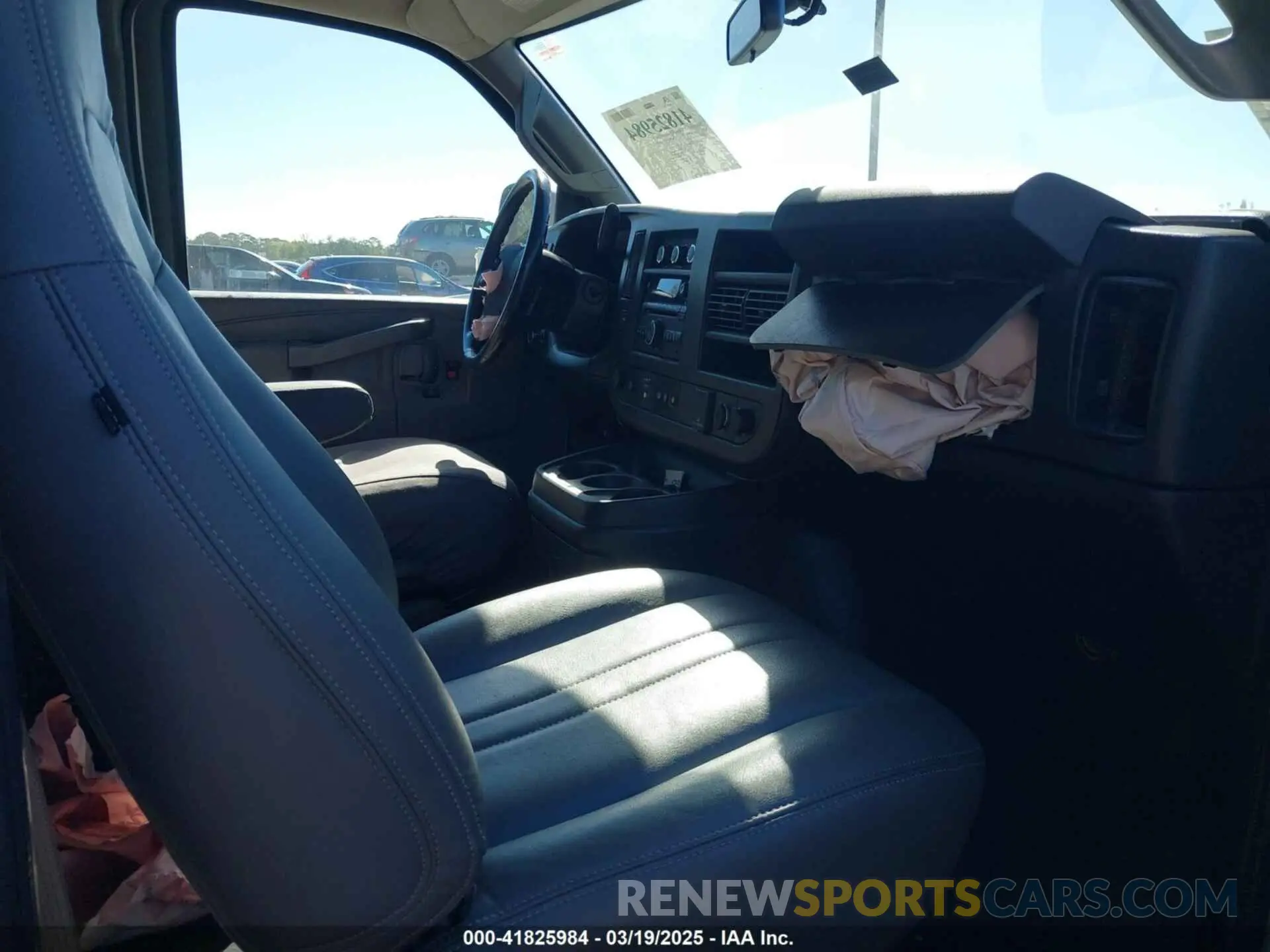 5 Photograph of a damaged car 1GCWGAF71M1165944 CHEVROLET EXPRESS CARGO 2021