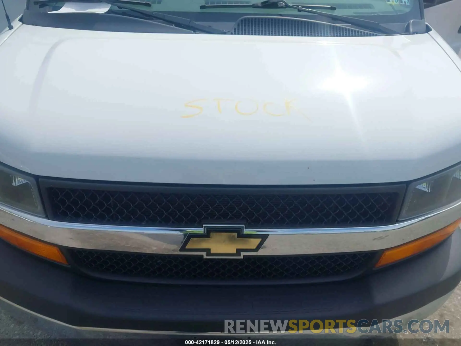 10 Photograph of a damaged car 1GCWGAF72M1208980 CHEVROLET EXPRESS CARGO 2021