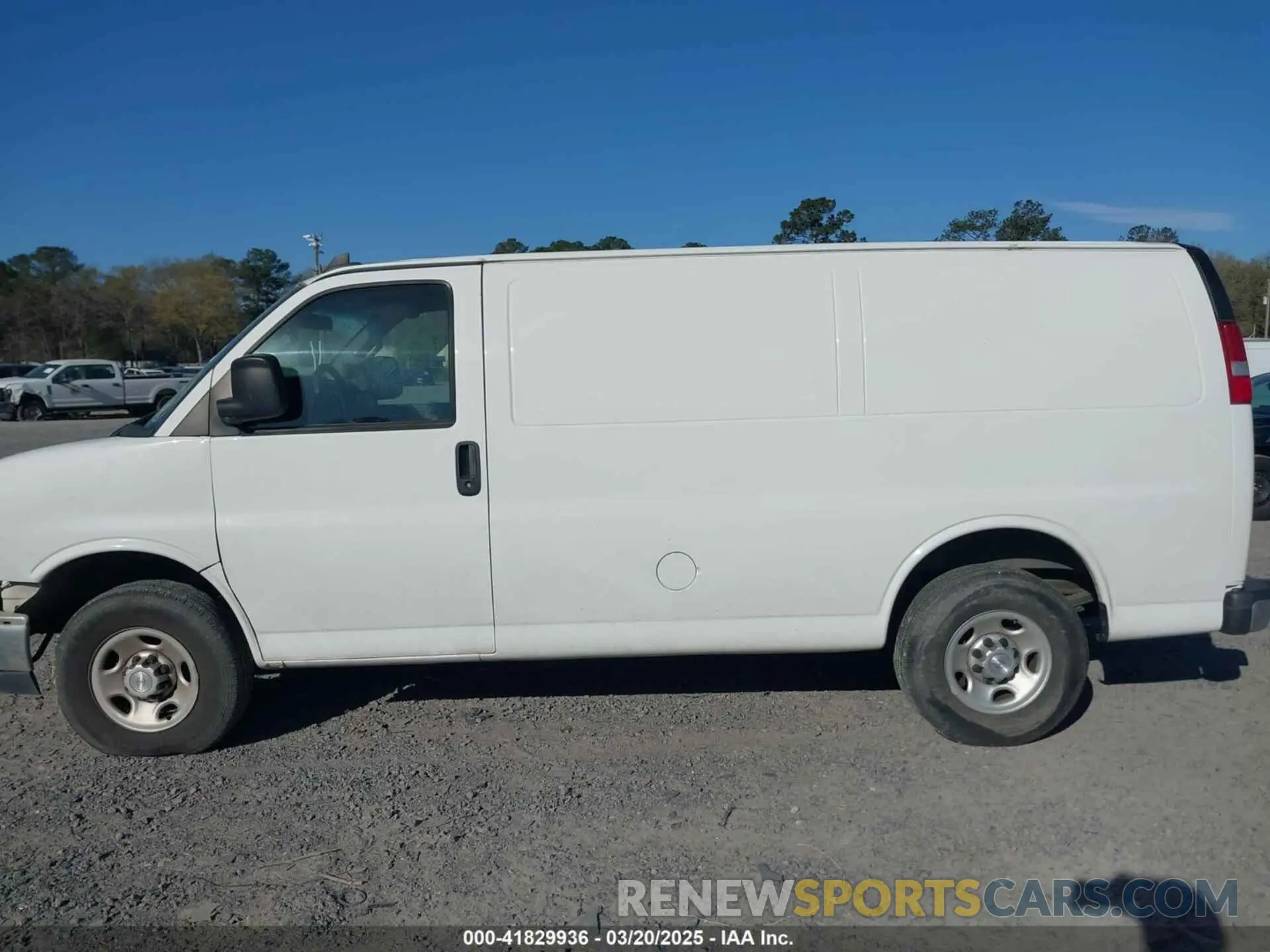 15 Фотография поврежденного автомобиля 1GCWGAF7XM1205308 CHEVROLET EXPRESS CARGO 2021