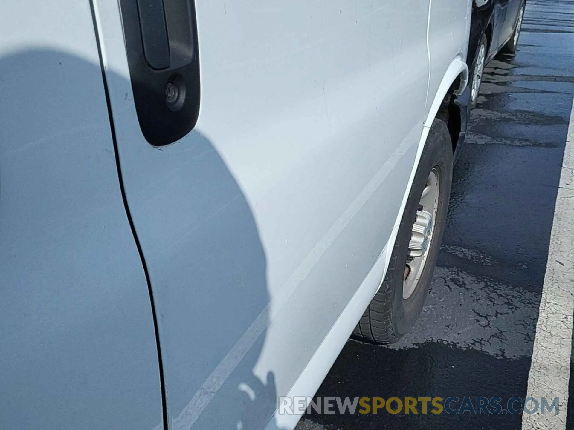3 Фотография поврежденного автомобиля 1GCWGAFP0M1312724 CHEVROLET EXPRESS CARGO 2021