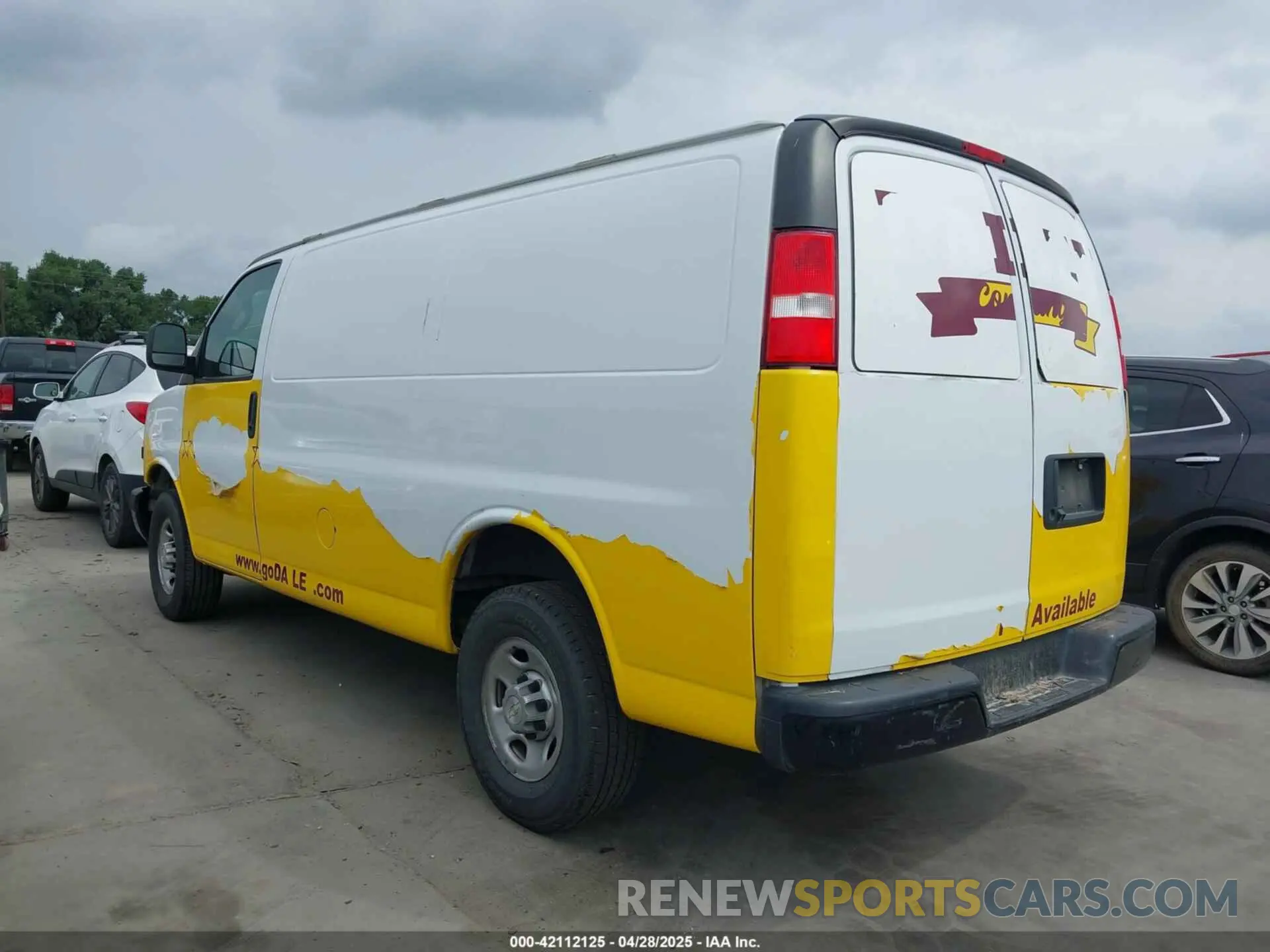 14 Photograph of a damaged car 1GCWGAFP1M1234342 CHEVROLET EXPRESS CARGO 2021