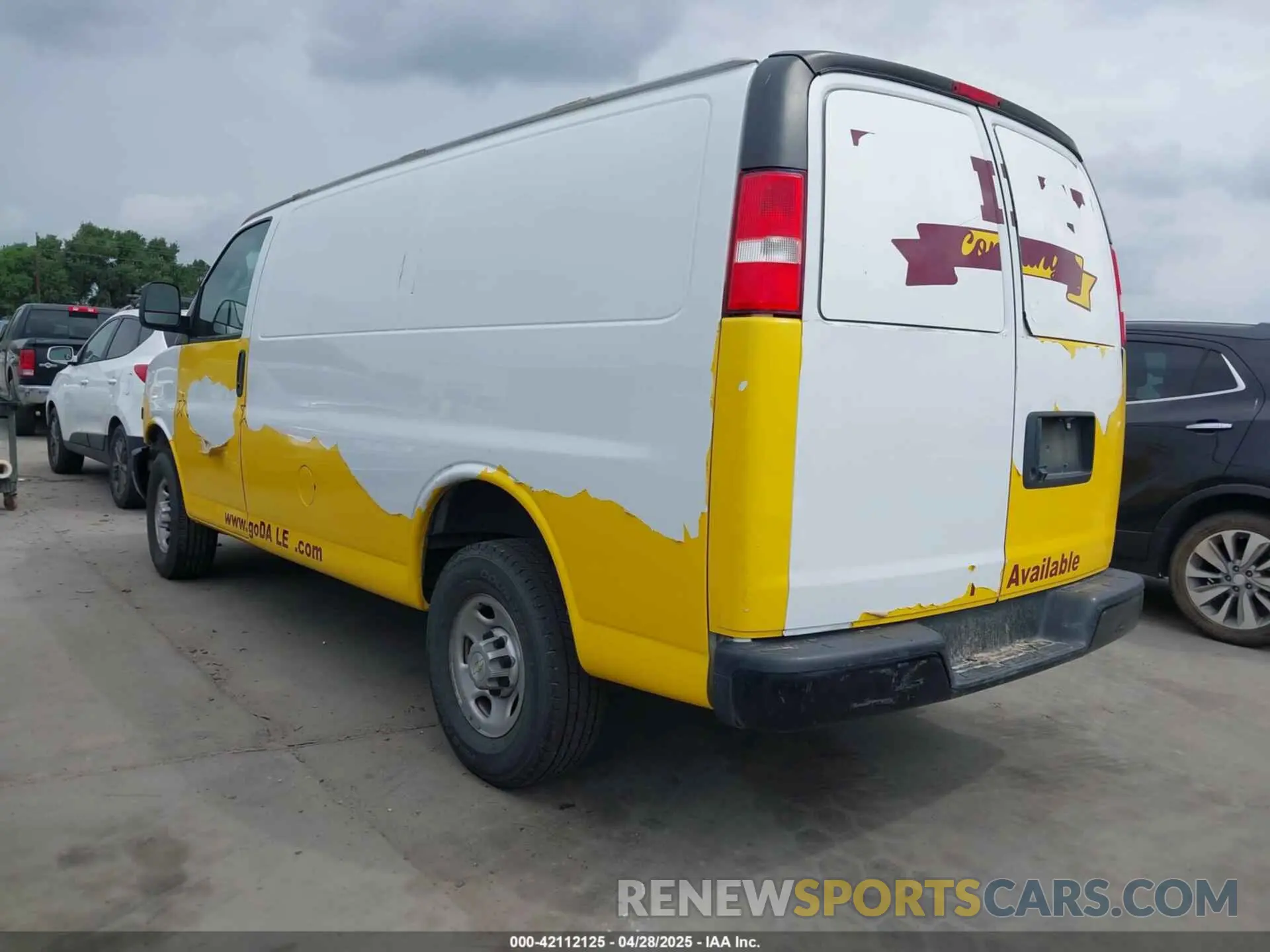 3 Photograph of a damaged car 1GCWGAFP1M1234342 CHEVROLET EXPRESS CARGO 2021