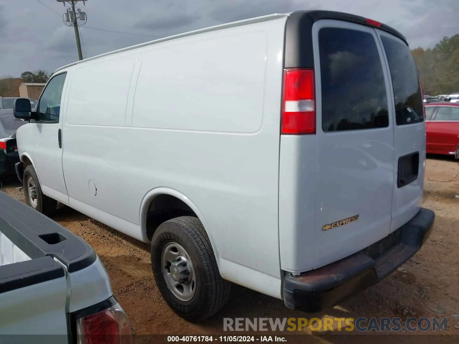 3 Photograph of a damaged car 1GCWGAFP4M1256853 CHEVROLET EXPRESS CARGO 2021
