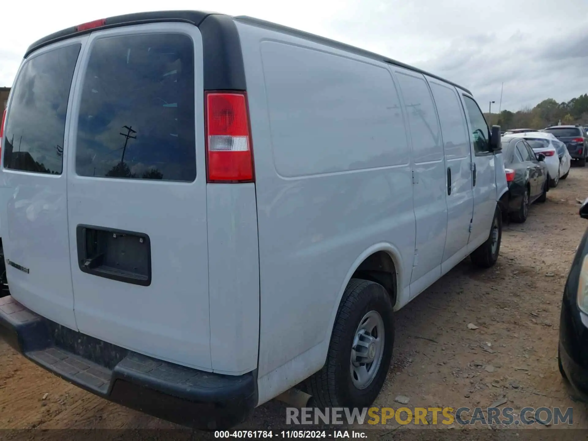4 Photograph of a damaged car 1GCWGAFP4M1256853 CHEVROLET EXPRESS CARGO 2021