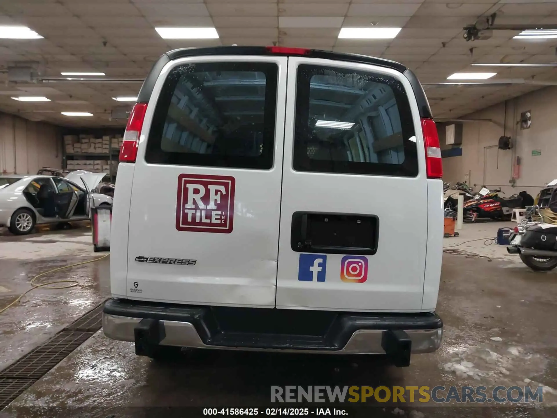 17 Photograph of a damaged car 1GCWGAFP4M1268940 CHEVROLET EXPRESS CARGO 2021