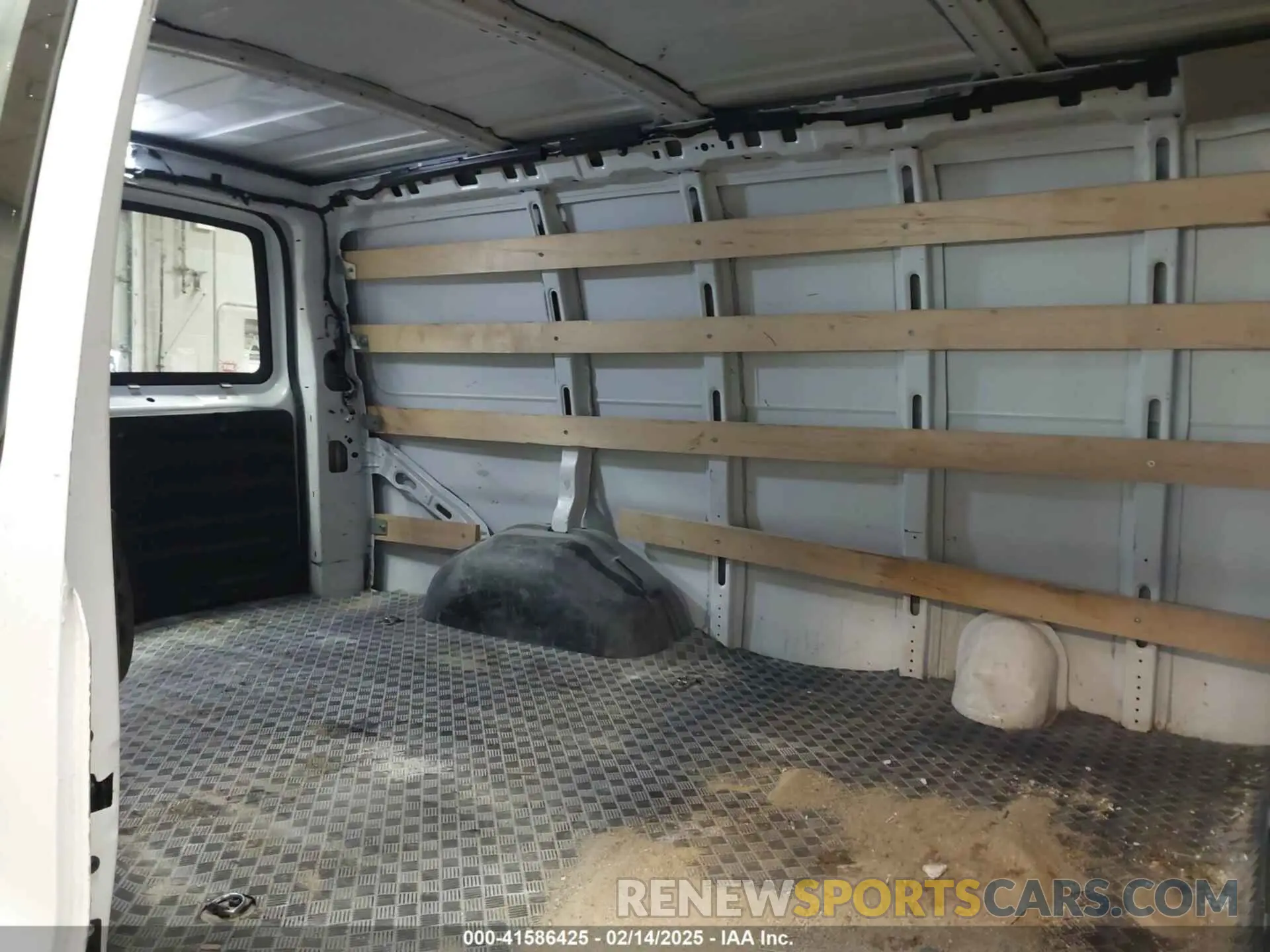 8 Photograph of a damaged car 1GCWGAFP4M1268940 CHEVROLET EXPRESS CARGO 2021