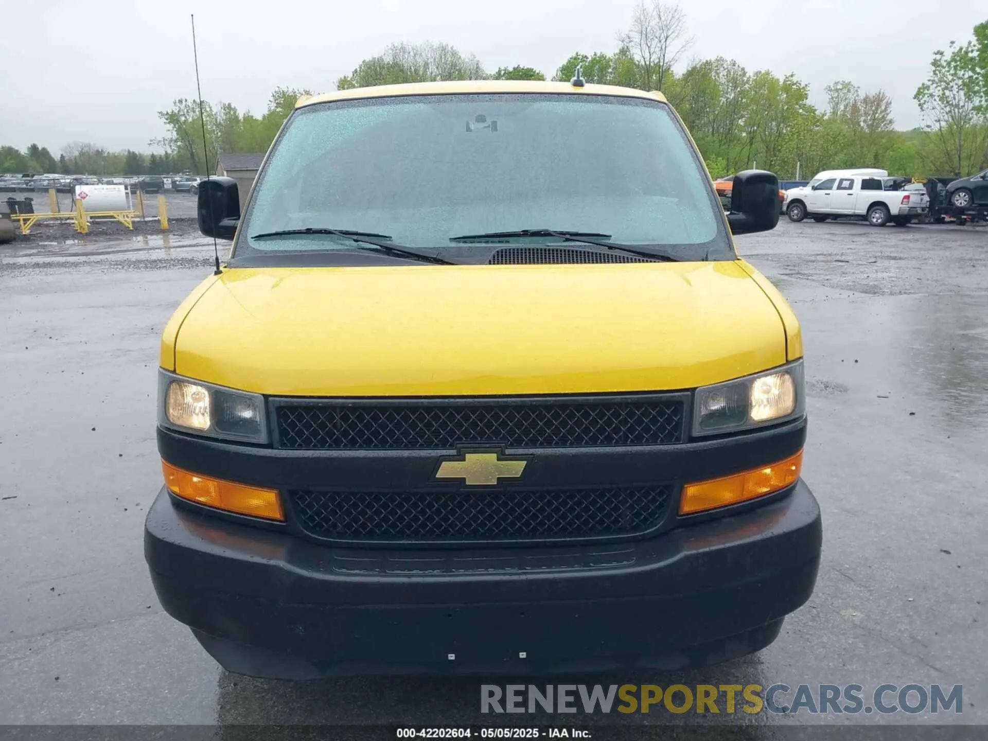12 Photograph of a damaged car 1GCWGAFP8M1175127 CHEVROLET EXPRESS CARGO 2021
