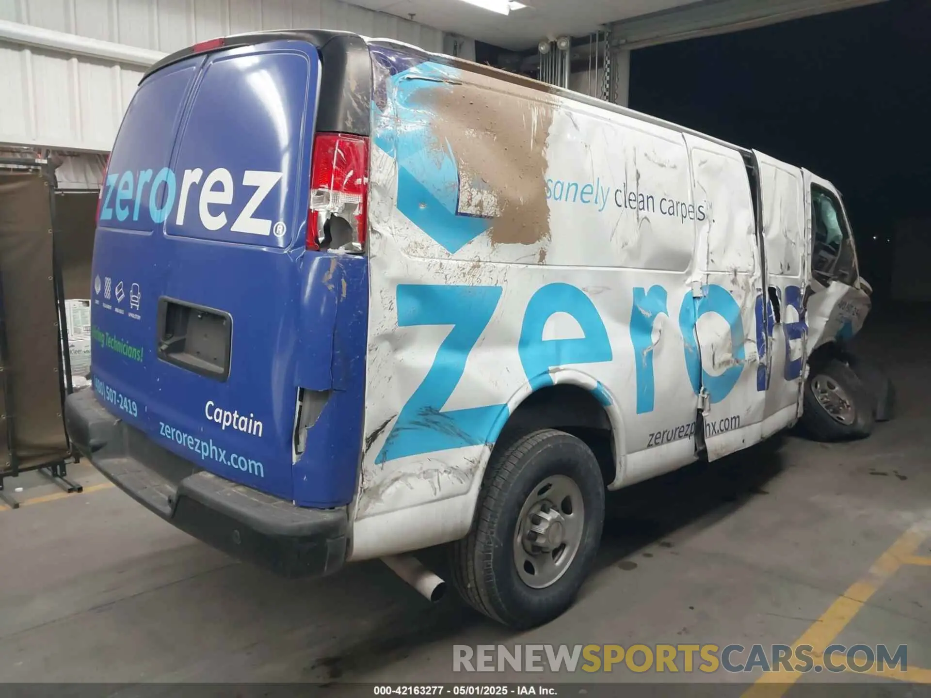 4 Photograph of a damaged car 1GCWGBF77M1144909 CHEVROLET EXPRESS CARGO 2021