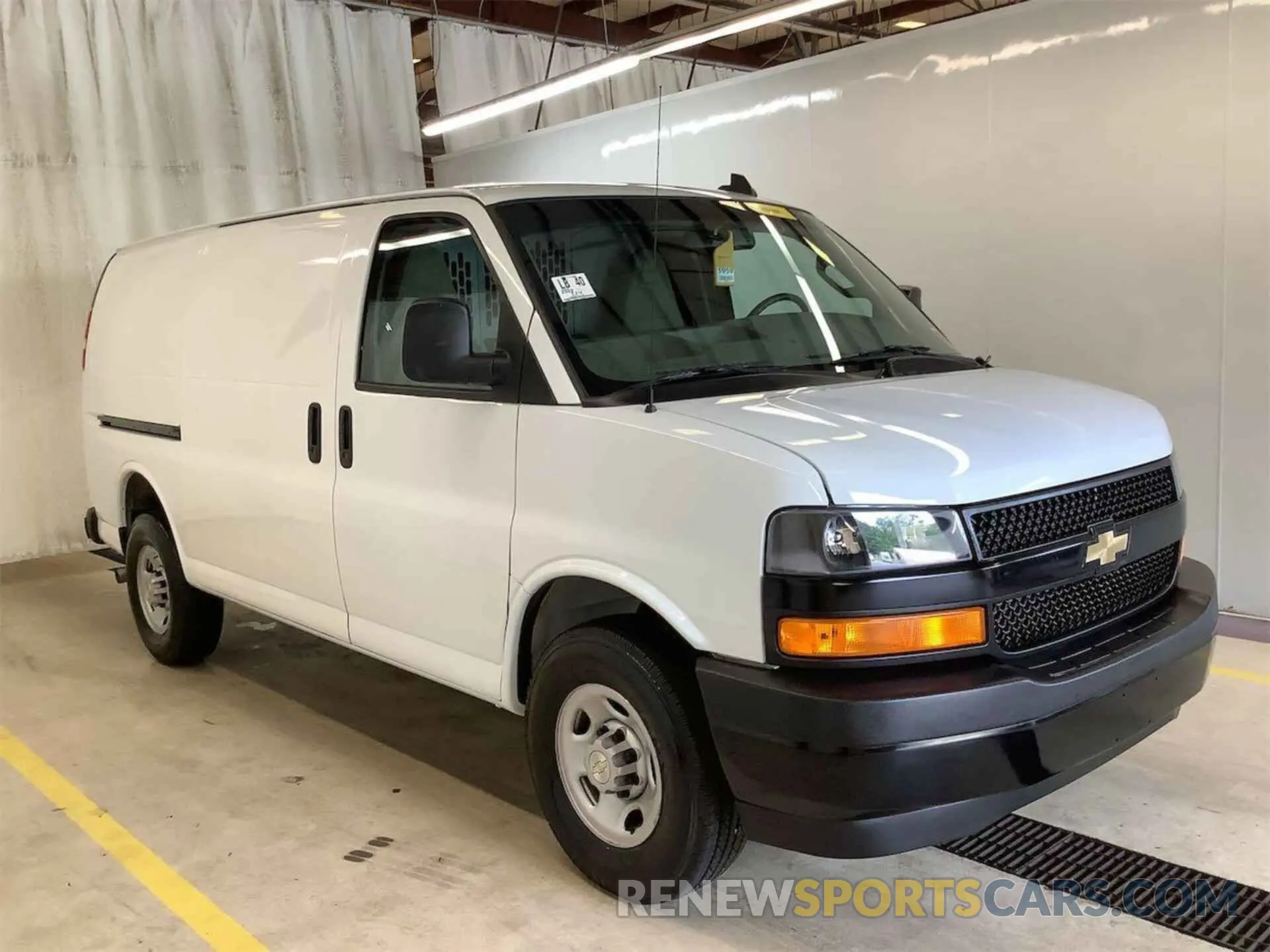 22 Photograph of a damaged car 1GCWGAFP1N1271893 CHEVROLET EXPRESS CARGO 2022
