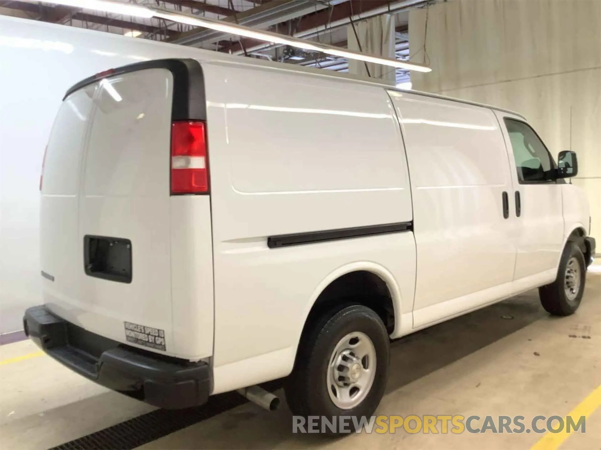 5 Photograph of a damaged car 1GCWGAFP1N1271893 CHEVROLET EXPRESS CARGO 2022
