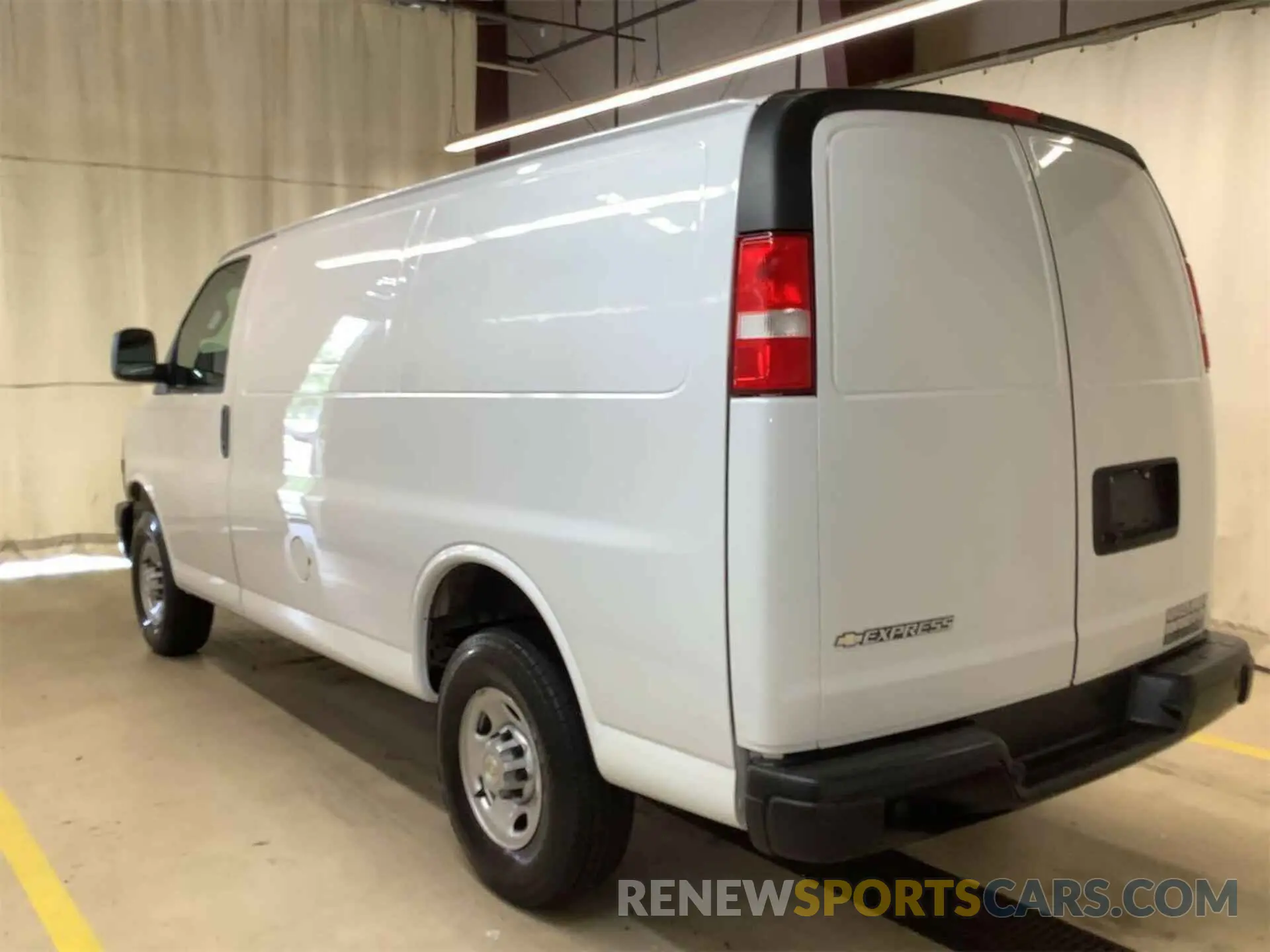 9 Photograph of a damaged car 1GCWGAFP1N1271893 CHEVROLET EXPRESS CARGO 2022