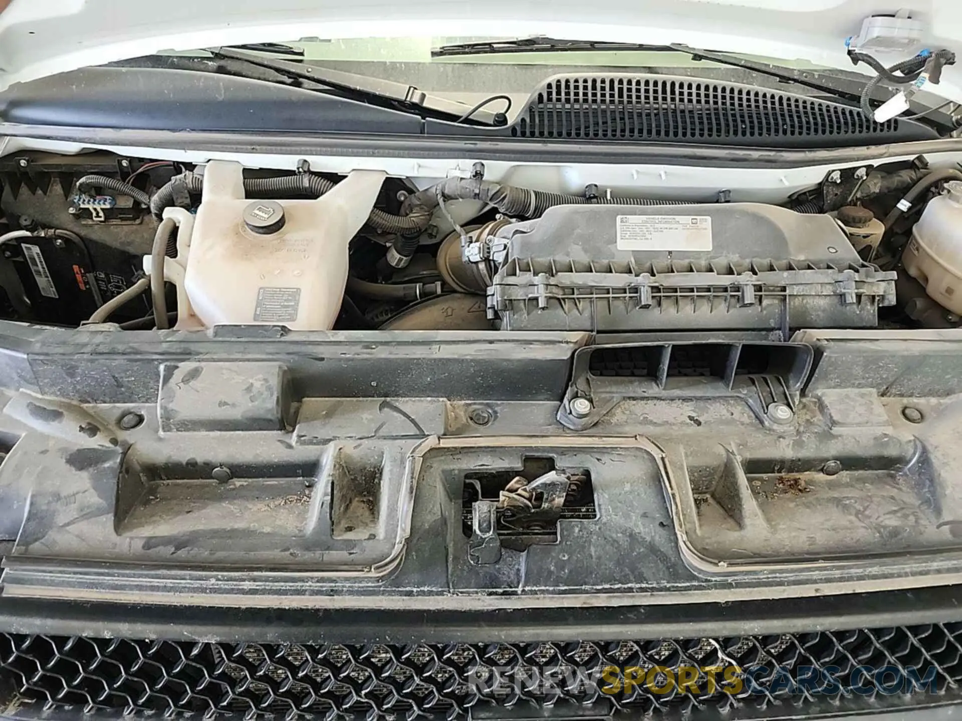 19 Photograph of a damaged car 1GCWGAFP8N1271163 CHEVROLET EXPRESS CARGO 2022