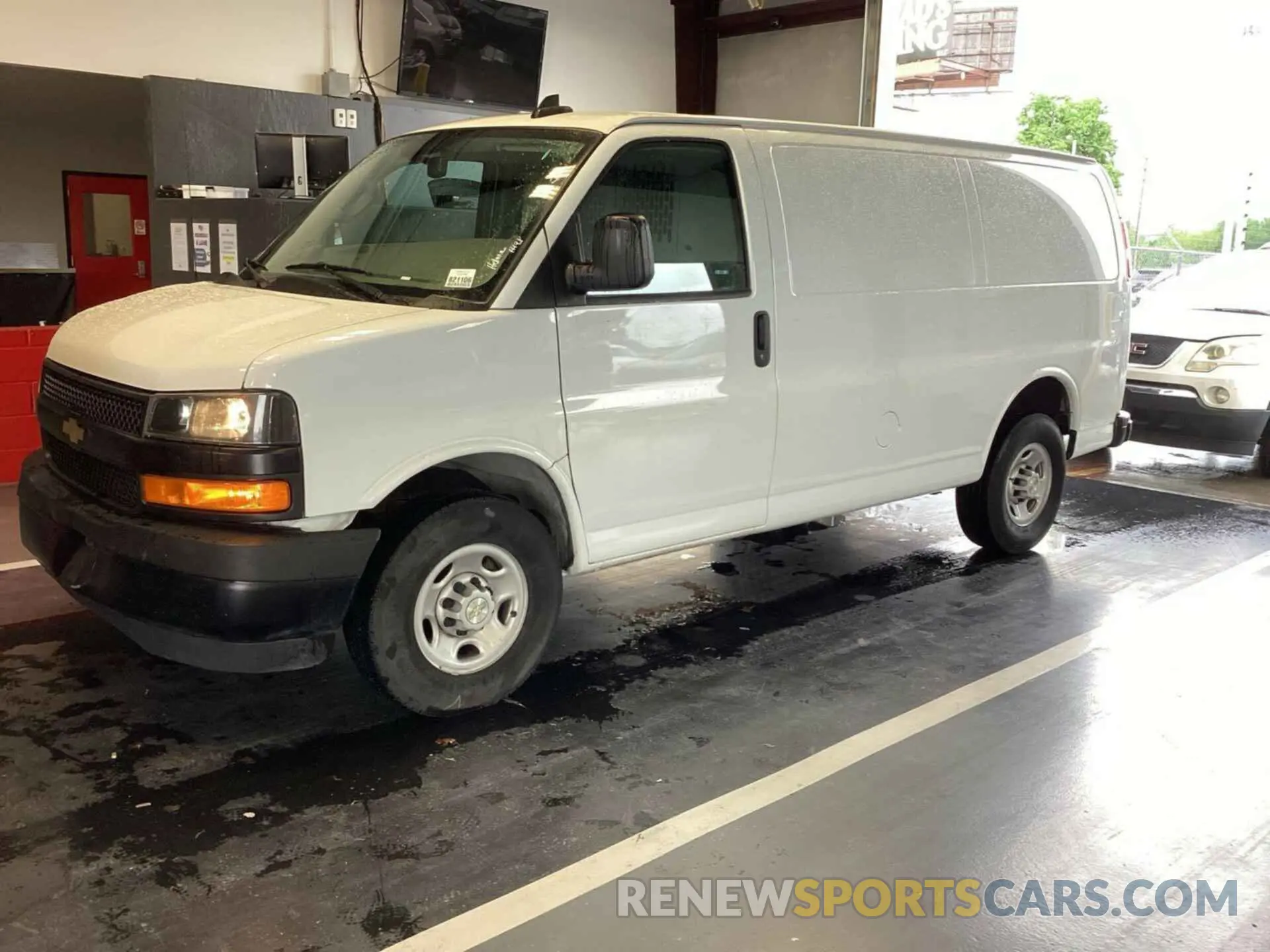 8 Photograph of a damaged car 1GCWGAFP8N1271163 CHEVROLET EXPRESS CARGO 2022