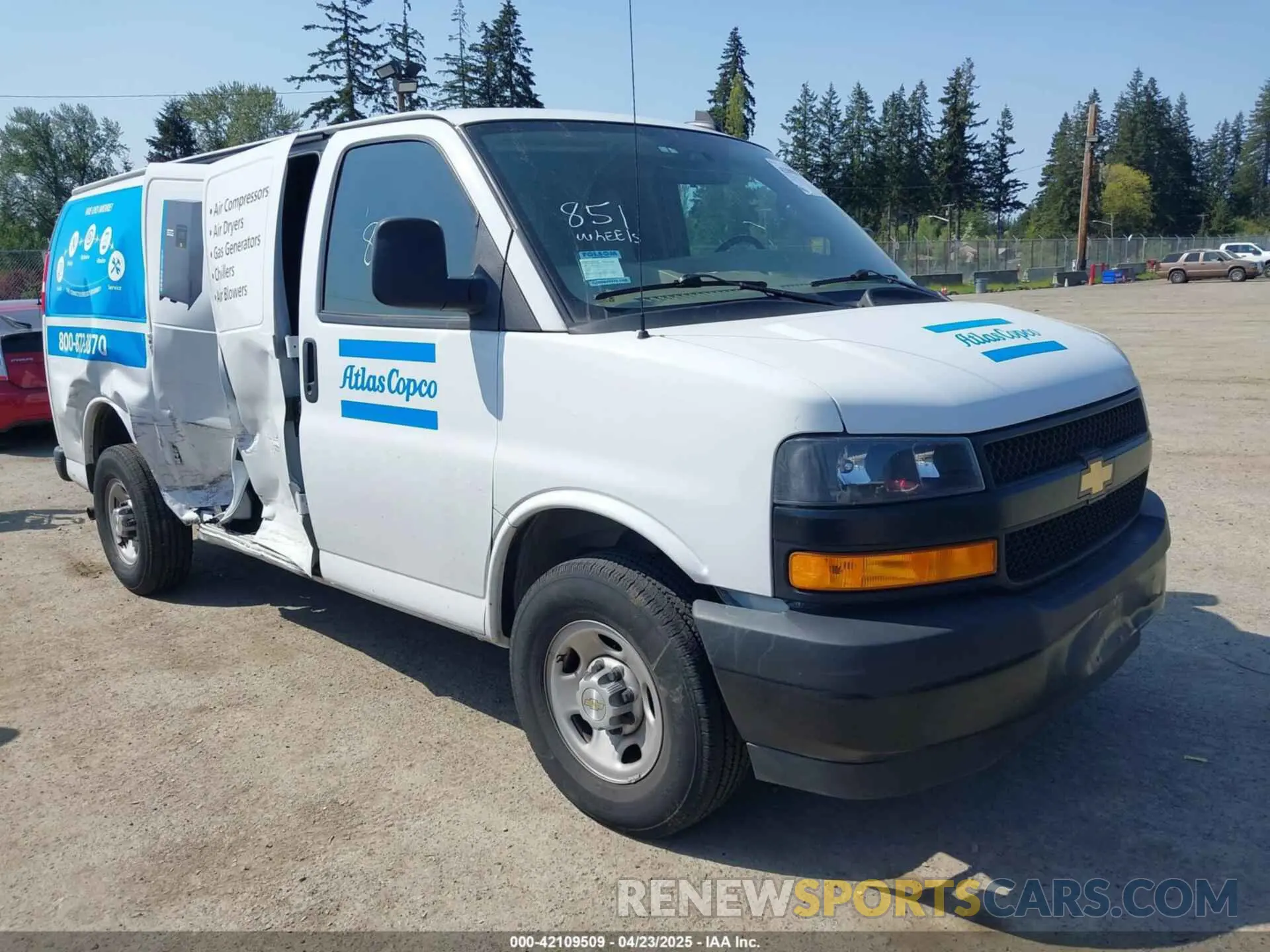 1 Photograph of a damaged car 1GCWGAFP4P1176442 CHEVROLET EXPRESS CARGO 2023