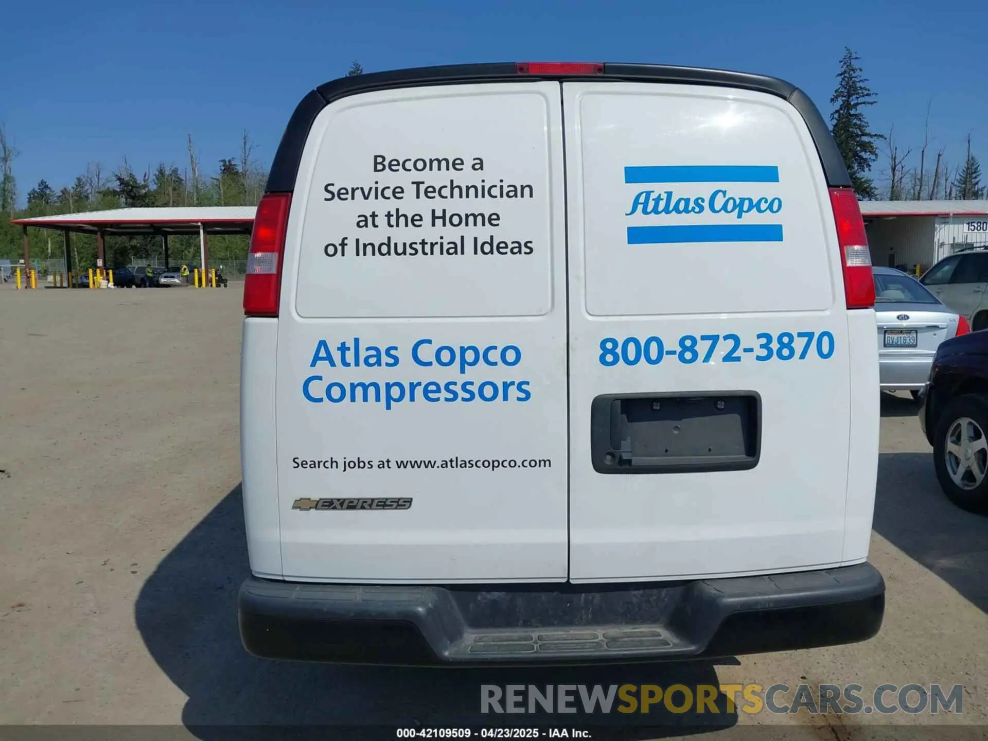 15 Photograph of a damaged car 1GCWGAFP4P1176442 CHEVROLET EXPRESS CARGO 2023