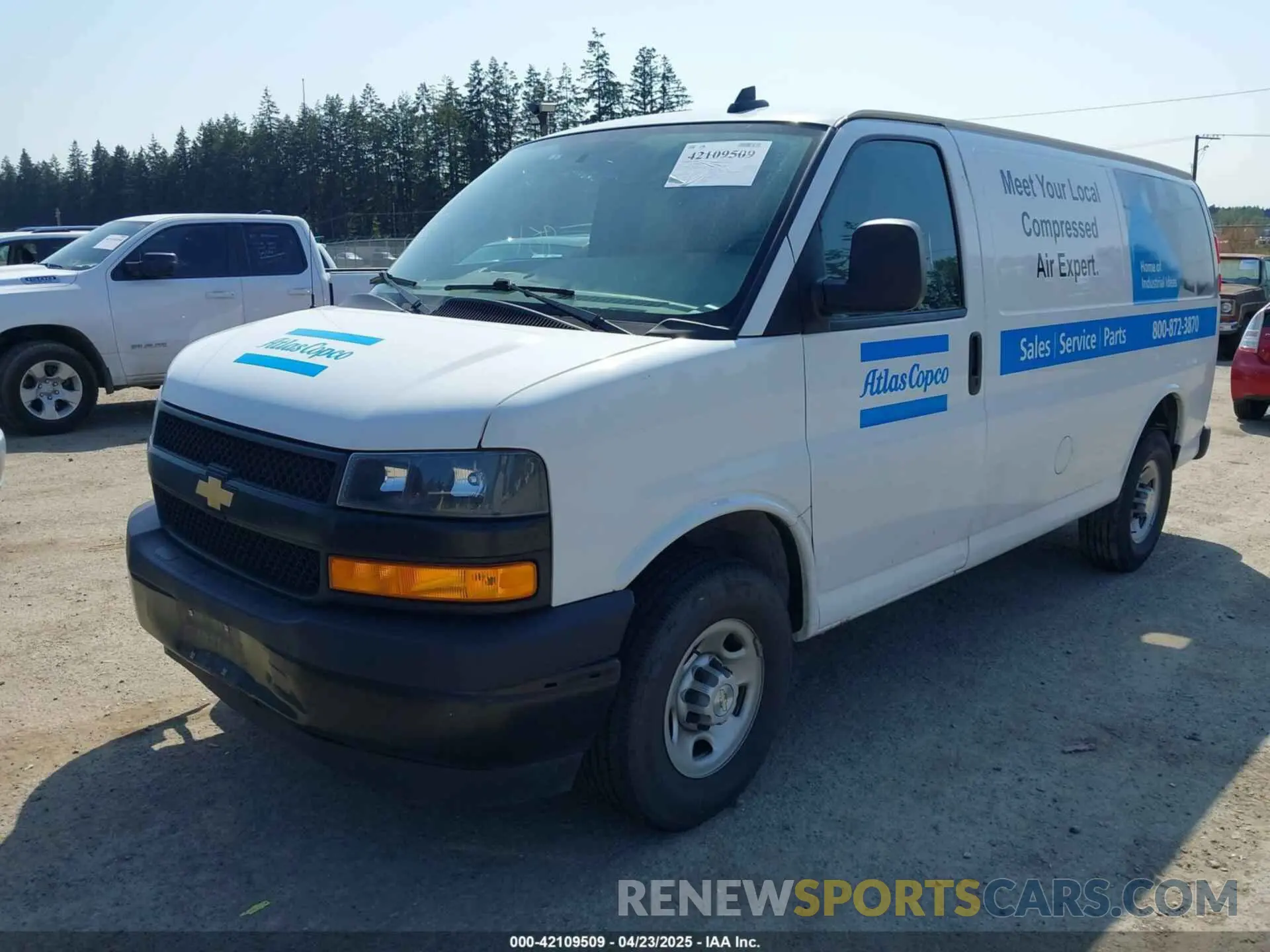 2 Photograph of a damaged car 1GCWGAFP4P1176442 CHEVROLET EXPRESS CARGO 2023