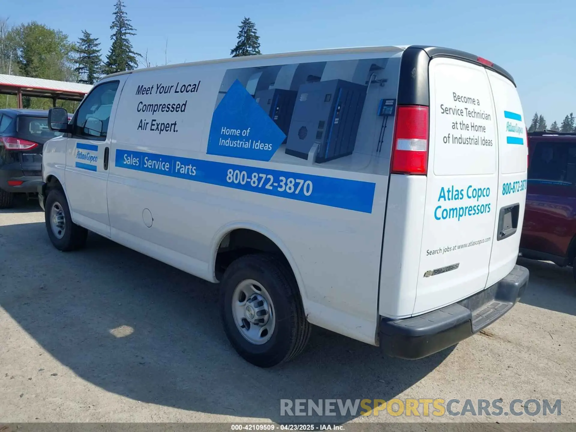 3 Photograph of a damaged car 1GCWGAFP4P1176442 CHEVROLET EXPRESS CARGO 2023