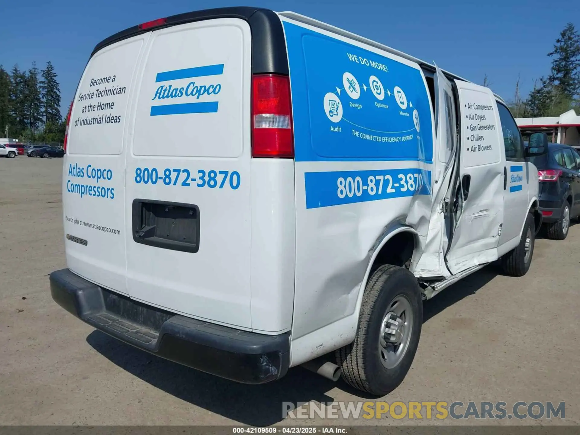 4 Photograph of a damaged car 1GCWGAFP4P1176442 CHEVROLET EXPRESS CARGO 2023
