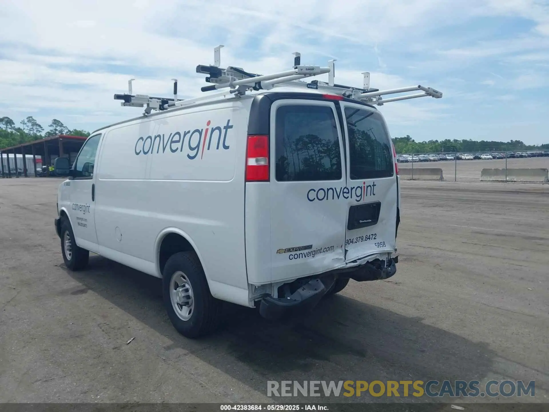 3 Photograph of a damaged car 1GCWGAFP5P1217550 CHEVROLET EXPRESS CARGO 2023