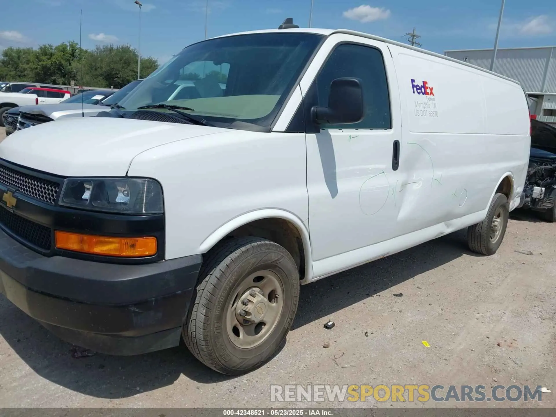2 Фотография поврежденного автомобиля 1GCWGBFP0P1180994 CHEVROLET EXPRESS CARGO 2023