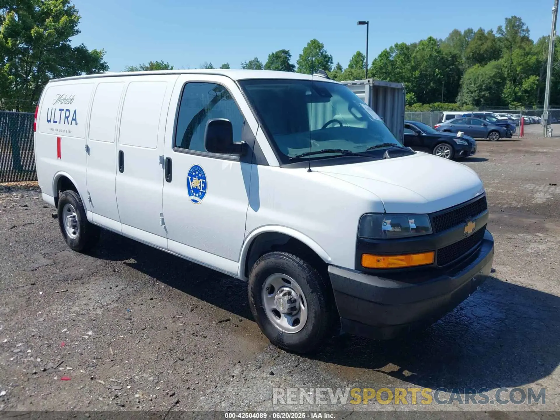 1 Фотография поврежденного автомобиля 1GCWGAFP6R1216135 CHEVROLET EXPRESS CARGO 2024