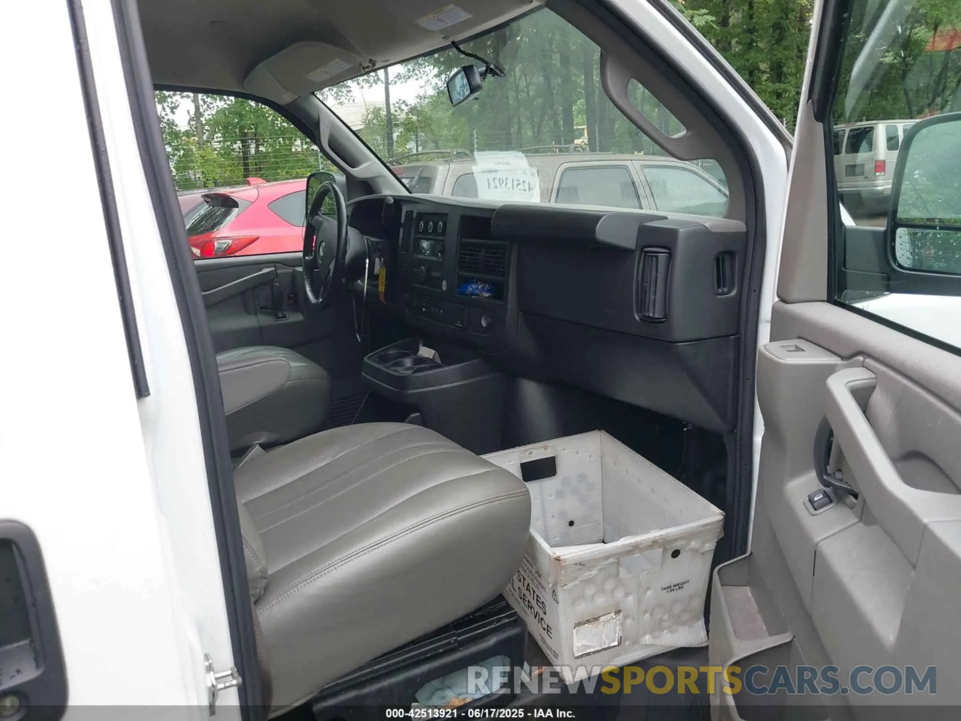 5 Photograph of a damaged car 1GCWGBFP7P1254184 CHEVROLET EXPRESS CARGO VAN 2023