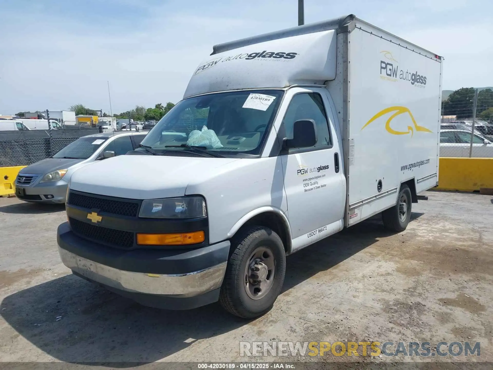 2 Photograph of a damaged car 1GB0GRFP8K1141906 CHEVROLET EXPRESS CUTAWAY 2019
