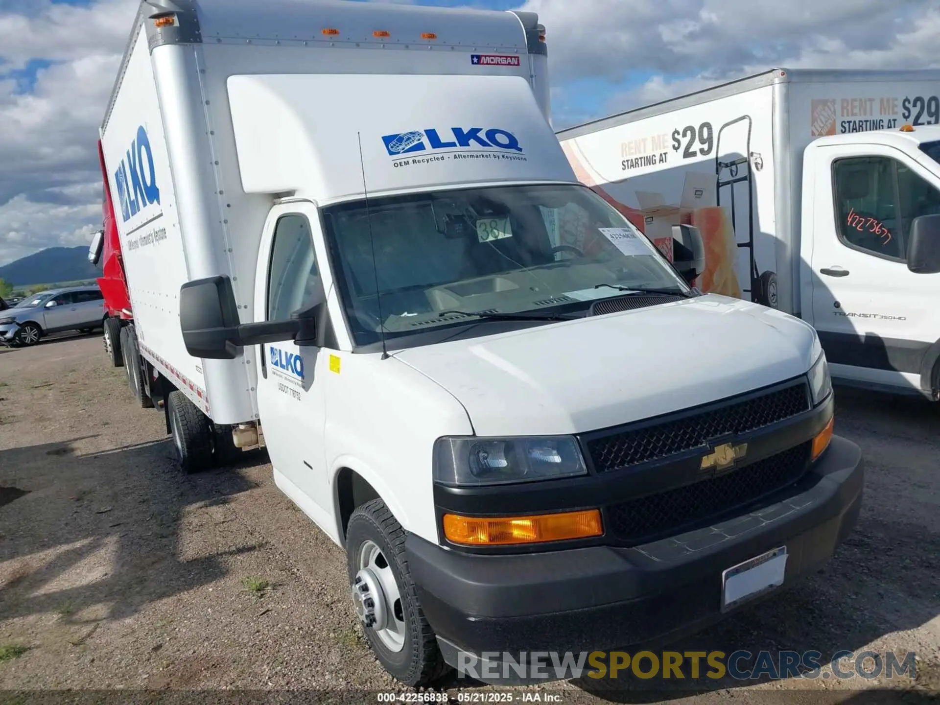 1 Фотография поврежденного автомобиля 1GB3GSCGXL1169782 CHEVROLET EXPRESS CUTAWAY 2020
