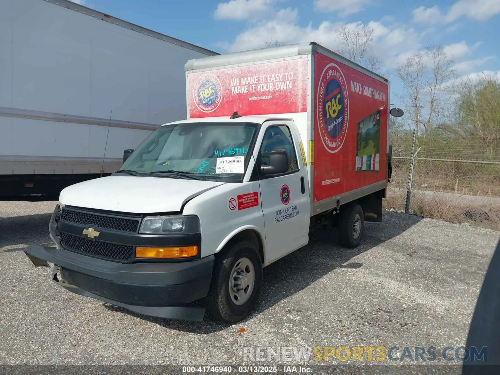 14 Photograph of a damaged car 1GB0GRFP6M1157167 CHEVROLET EXPRESS CUTAWAY 2021