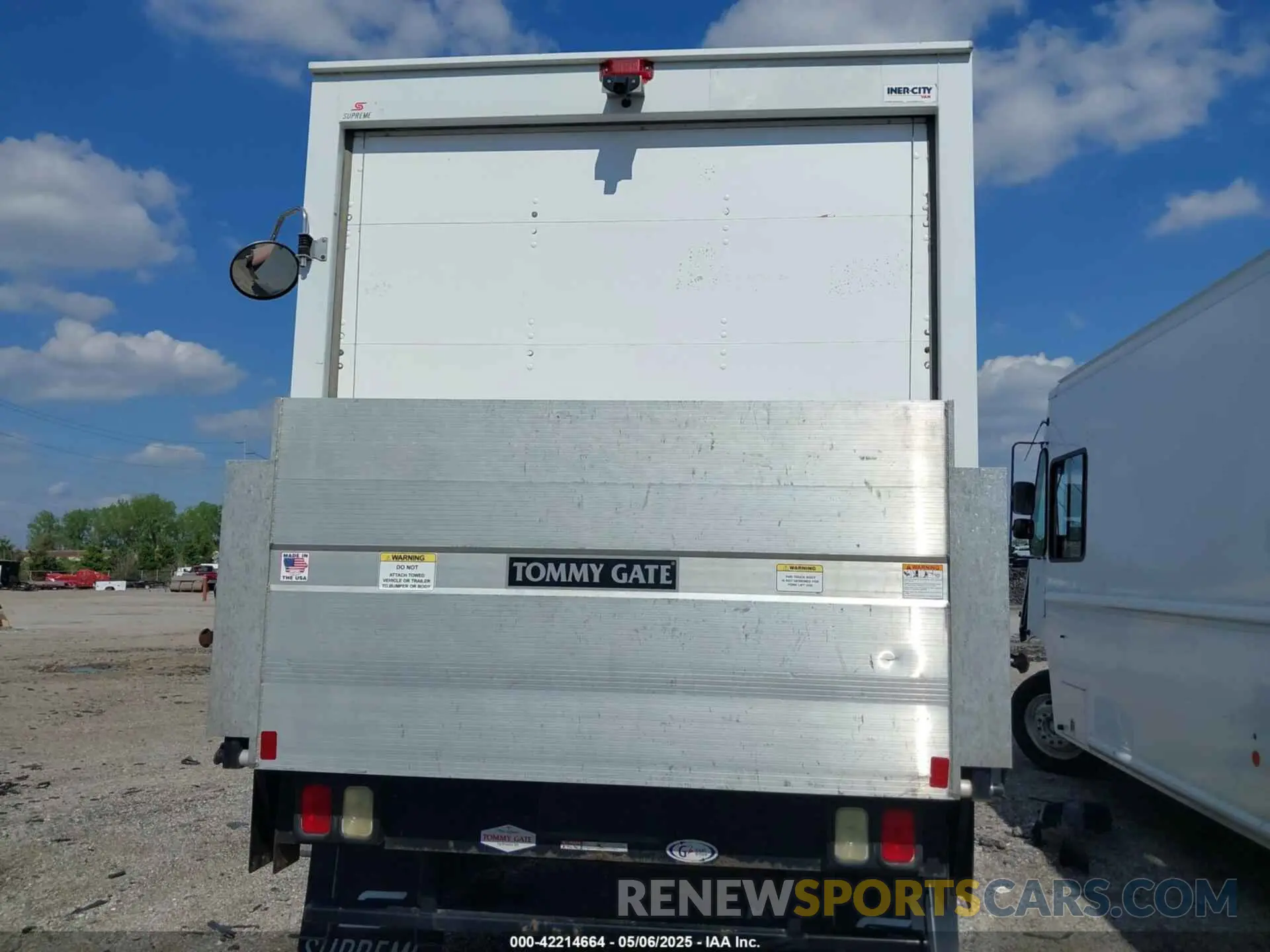 15 Photograph of a damaged car 1GB0GRFP6M1189407 CHEVROLET EXPRESS CUTAWAY 2021