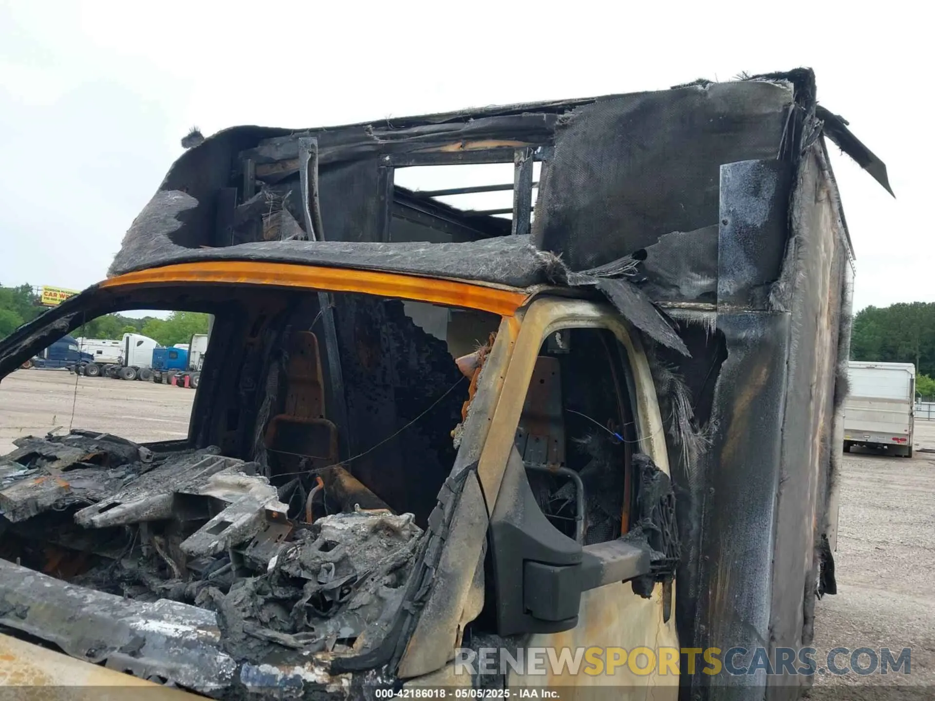 16 Photograph of a damaged car 1GB3GSC78N1289325 CHEVROLET EXPRESS CUTAWAY 2022